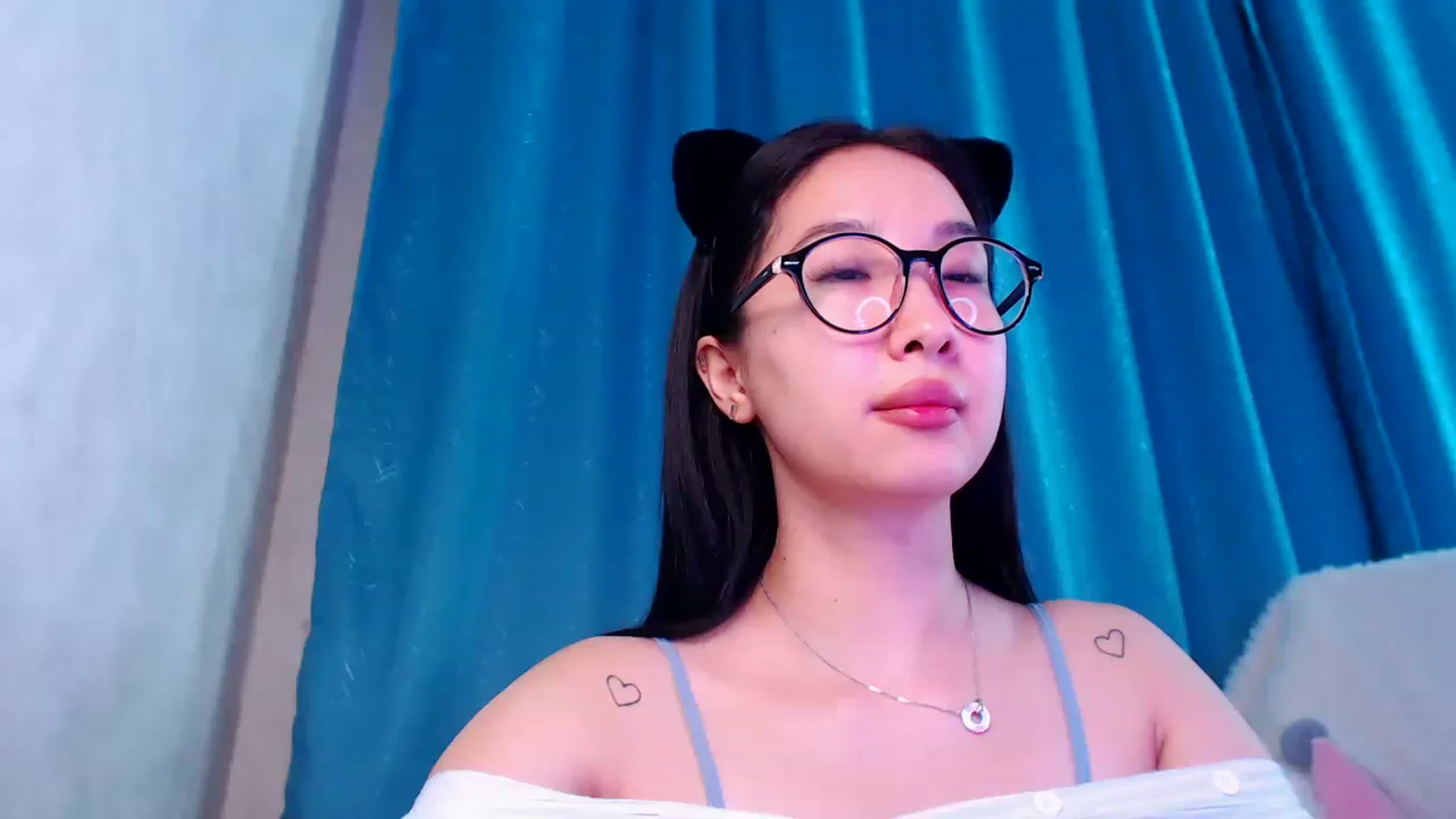 Gallery image thumbnail from ViktorrySweet's myfreecams stream on, 01/04/2023, 14:21 image 15 of 20