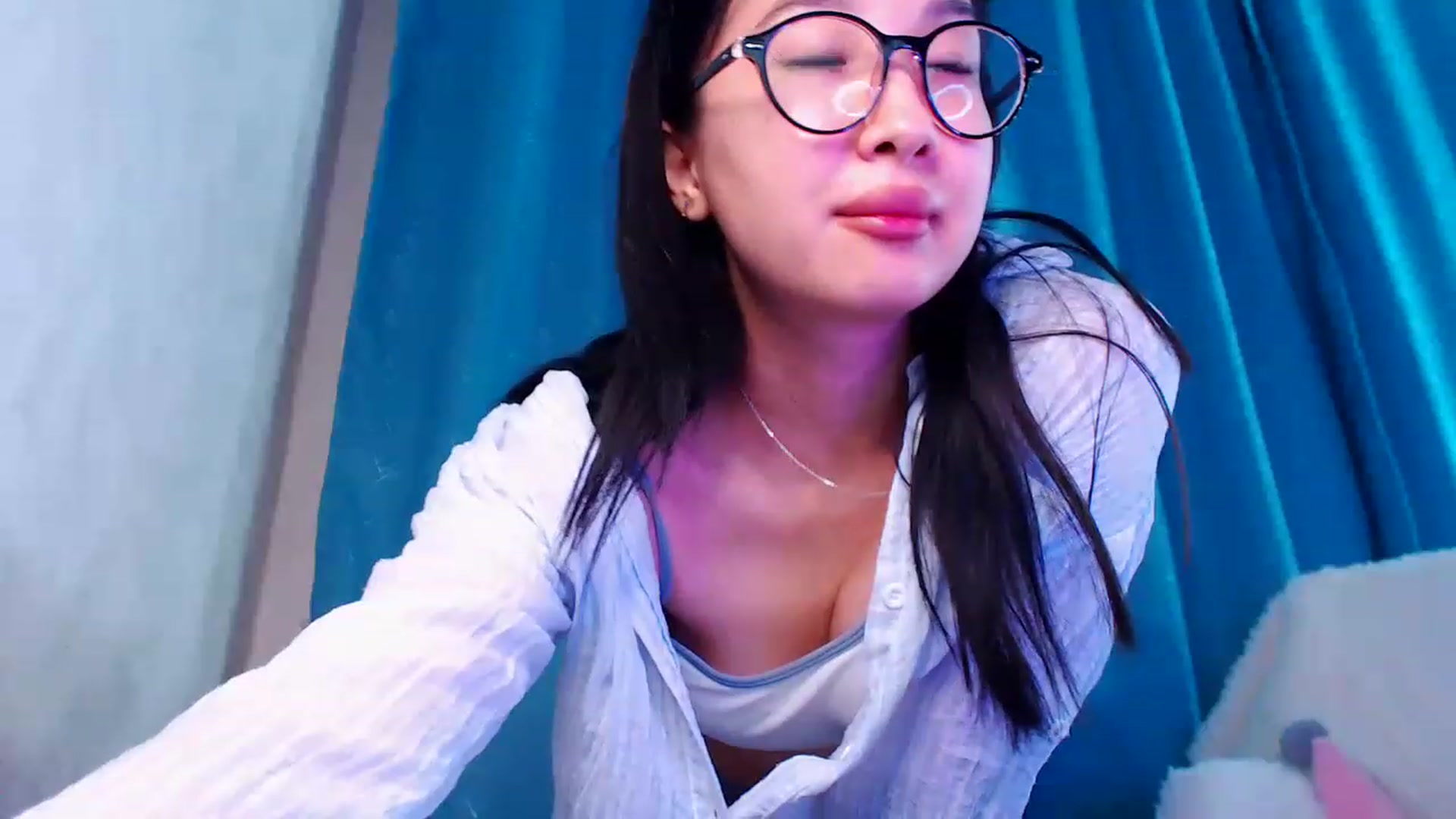 Gallery image thumbnail from ViktorrySweet's myfreecams stream on, 01/04/2023, 14:21 image 12 of 20