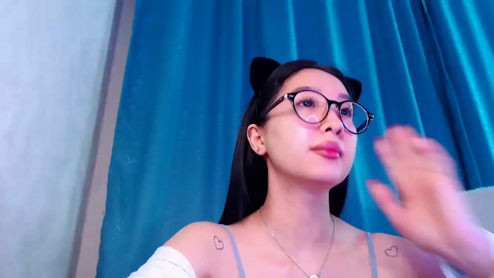 Gallery image thumbnail from ViktorrySweet's myfreecams stream on, 01/04/2023, 14:21 image 3 of 20