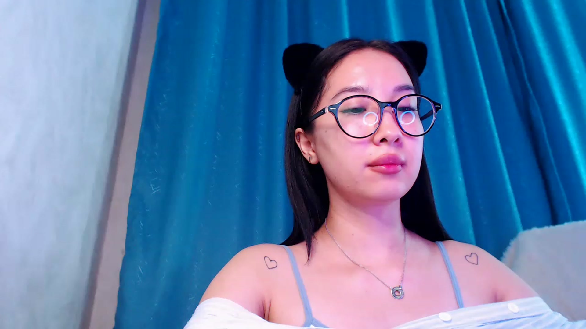 Gallery image thumbnail from ViktorrySweet's myfreecams stream on, 01/04/2023, 14:21 image 19 of 20