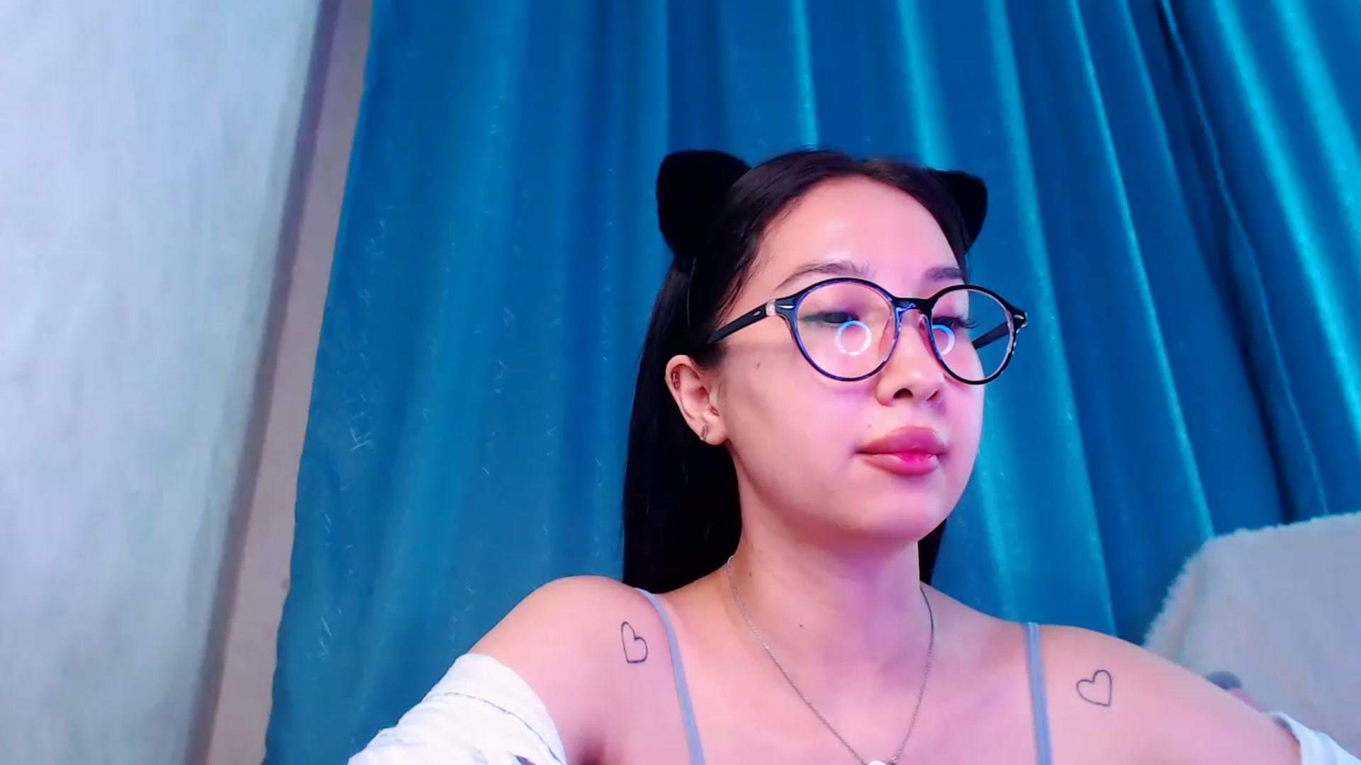 Gallery image thumbnail from ViktorrySweet's myfreecams stream on, 01/04/2023, 14:21 image 2 of 20