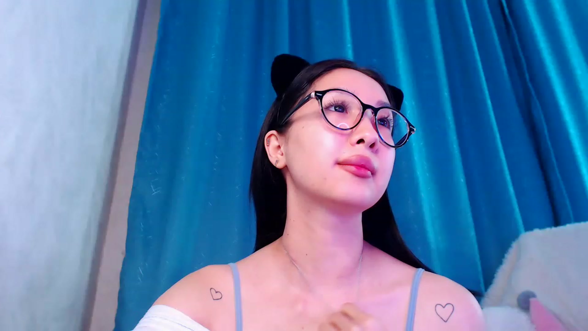 Gallery image thumbnail from ViktorrySweet's myfreecams stream on, 01/04/2023, 14:21 image 18 of 20
