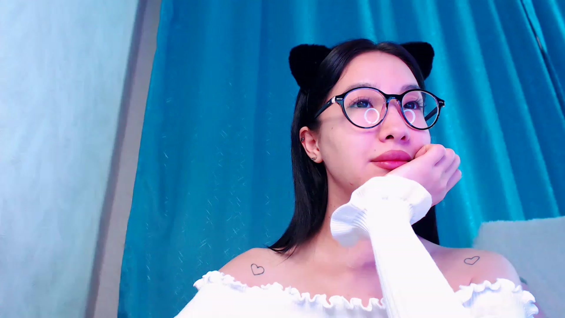 Gallery image thumbnail from ViktorrySweet's myfreecams stream on, 01/06/2023, 05:00 image 2 of 20