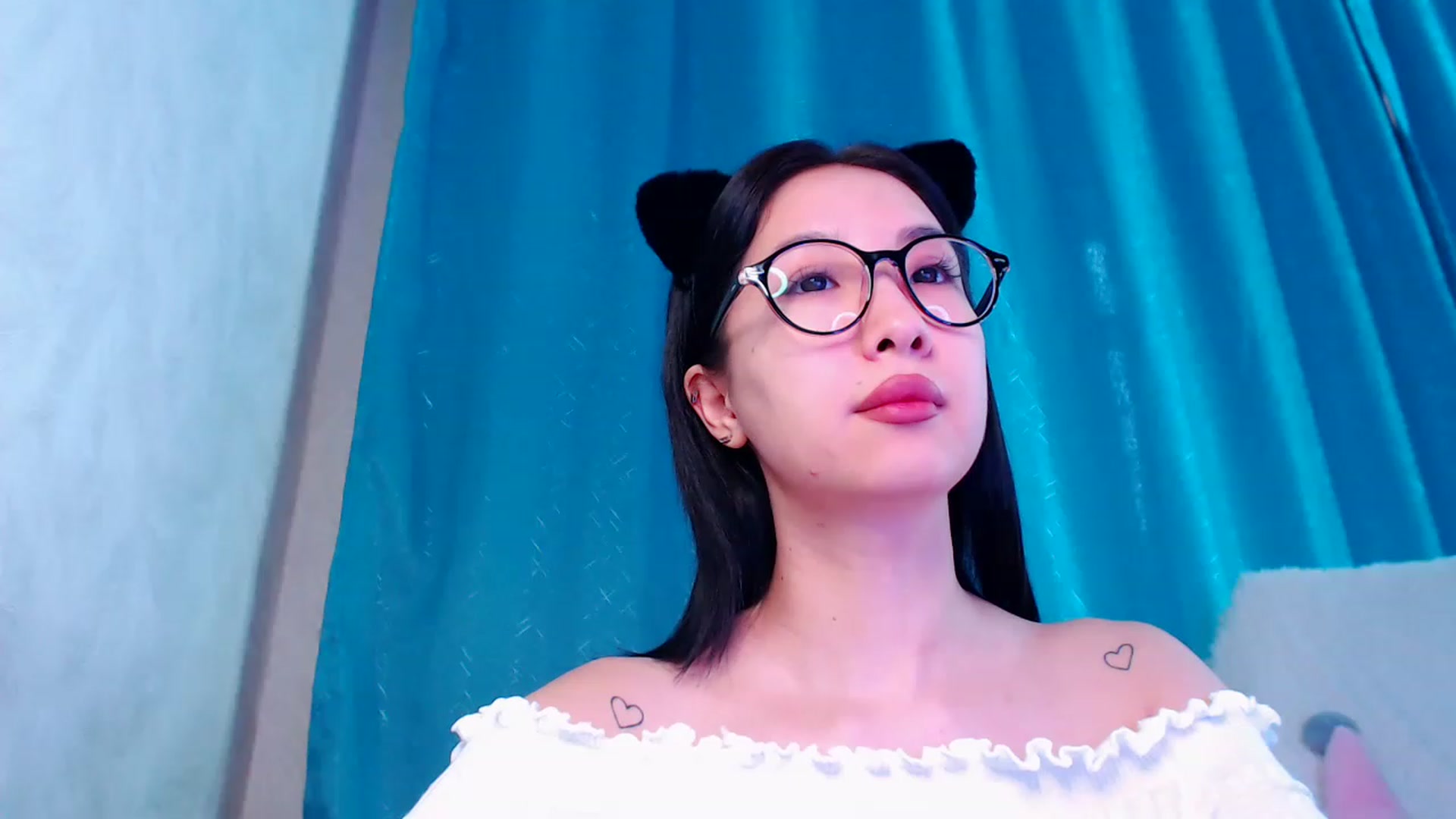 Gallery image thumbnail from ViktorrySweet's myfreecams stream on, 01/06/2023, 05:00 image 4 of 20