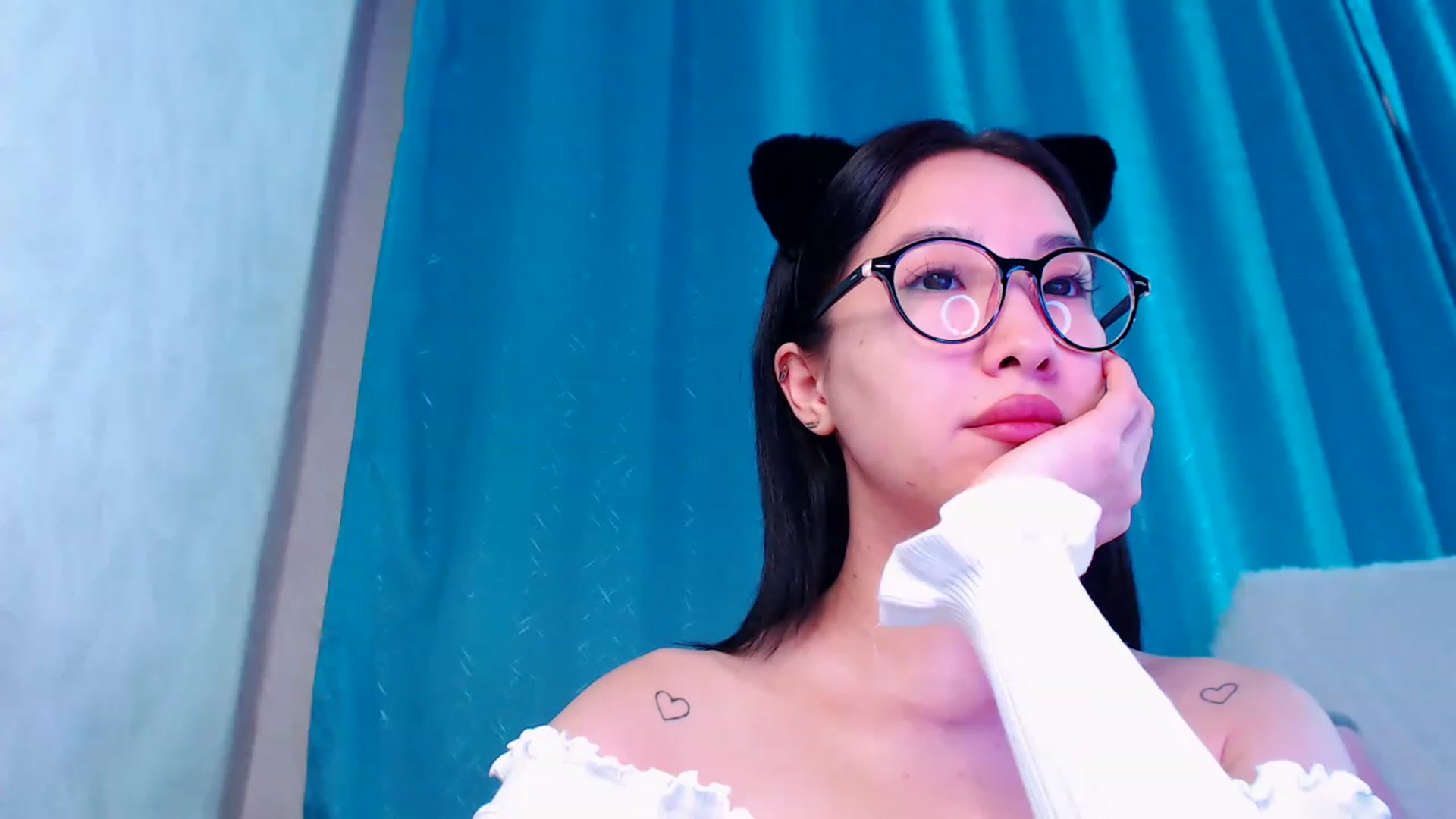 Gallery image thumbnail from ViktorrySweet's myfreecams stream on, 01/06/2023, 05:00 image 6 of 20