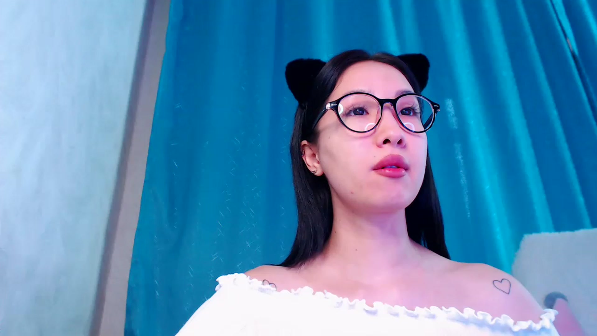 Gallery image thumbnail from ViktorrySweet's myfreecams stream on, 01/06/2023, 05:00 image 18 of 20