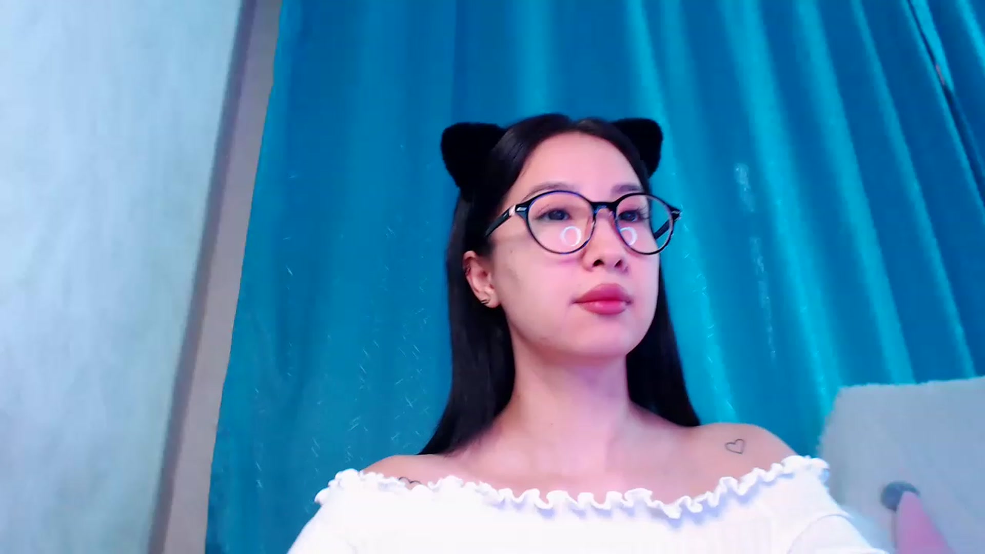 Gallery image thumbnail from ViktorrySweet's myfreecams stream on, 01/06/2023, 05:00 image 10 of 20