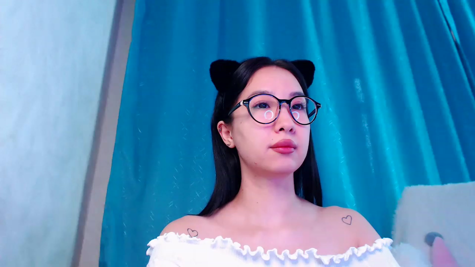 Gallery image thumbnail from ViktorrySweet's myfreecams stream on, 01/06/2023, 05:00 image 7 of 20