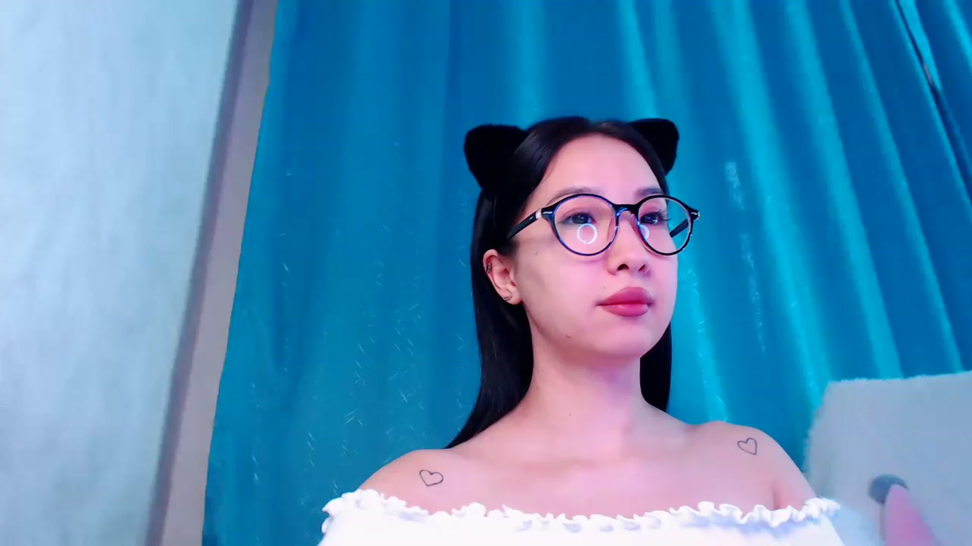 Gallery image thumbnail from ViktorrySweet's myfreecams stream on, 01/06/2023, 05:00 image 3 of 20