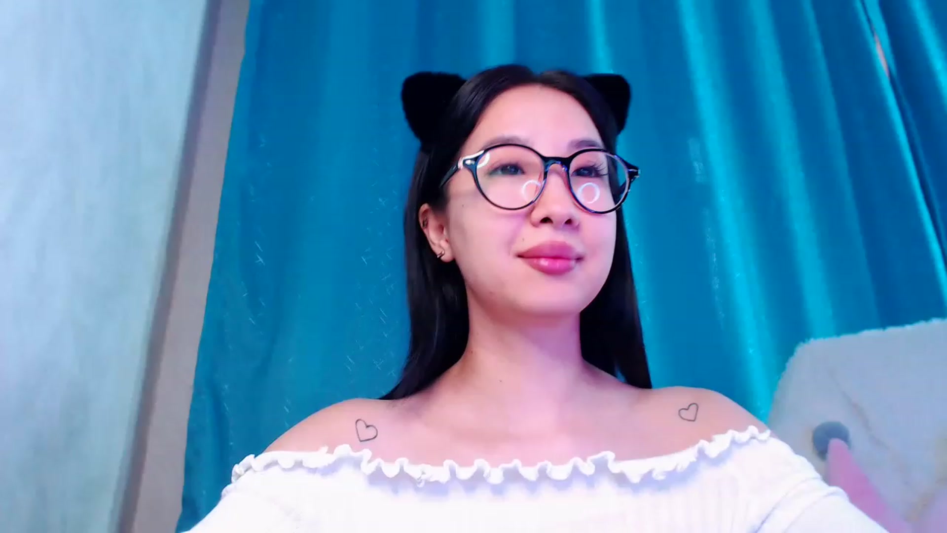 Gallery image thumbnail from ViktorrySweet's myfreecams stream on, 01/06/2023, 06:08 image 1 of 20