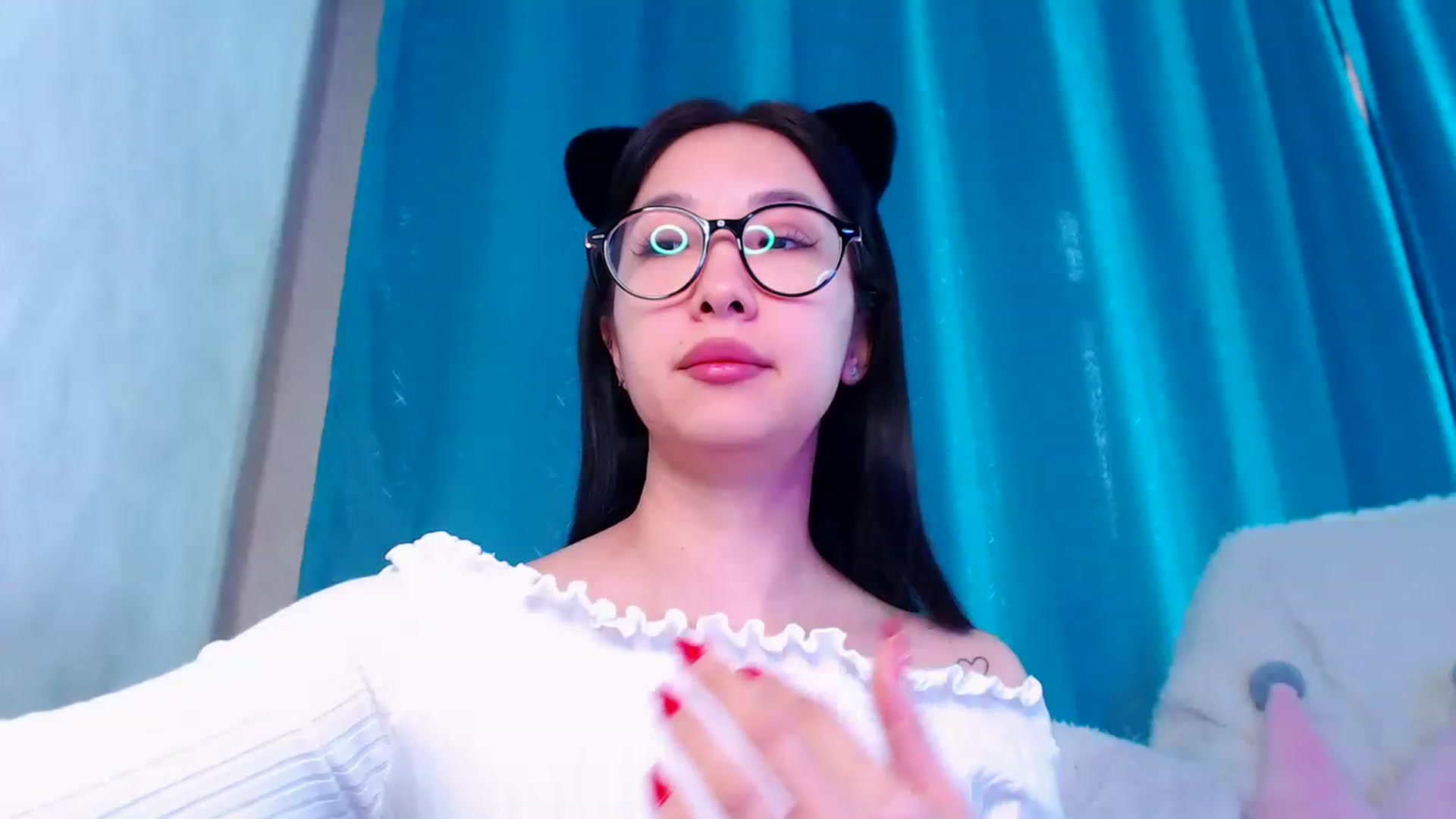 Gallery image thumbnail from ViktorrySweet's myfreecams stream on, 01/06/2023, 06:08 image 17 of 20