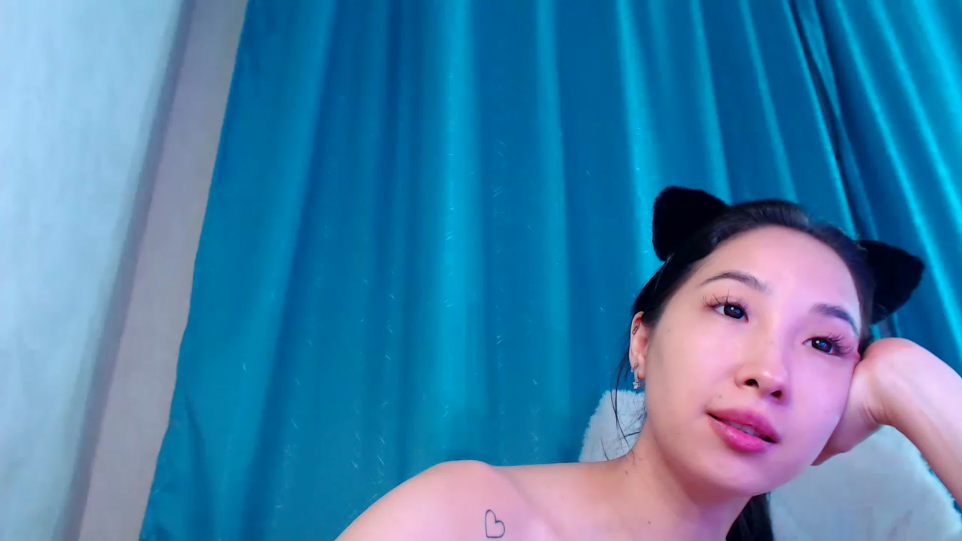 Gallery image thumbnail from ViktorrySweet's myfreecams stream on, 01/07/2023, 17:41 image 16 of 20