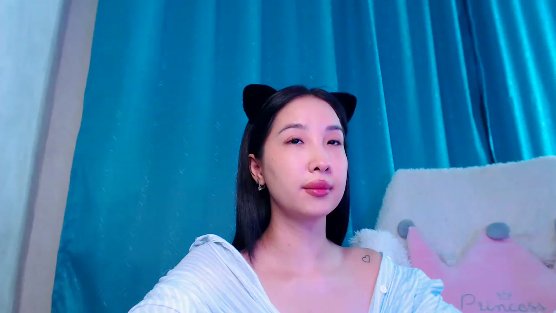 Gallery image thumbnail from ViktorrySweet's myfreecams stream on, 01/08/2023, 16:25 image 5 of 20