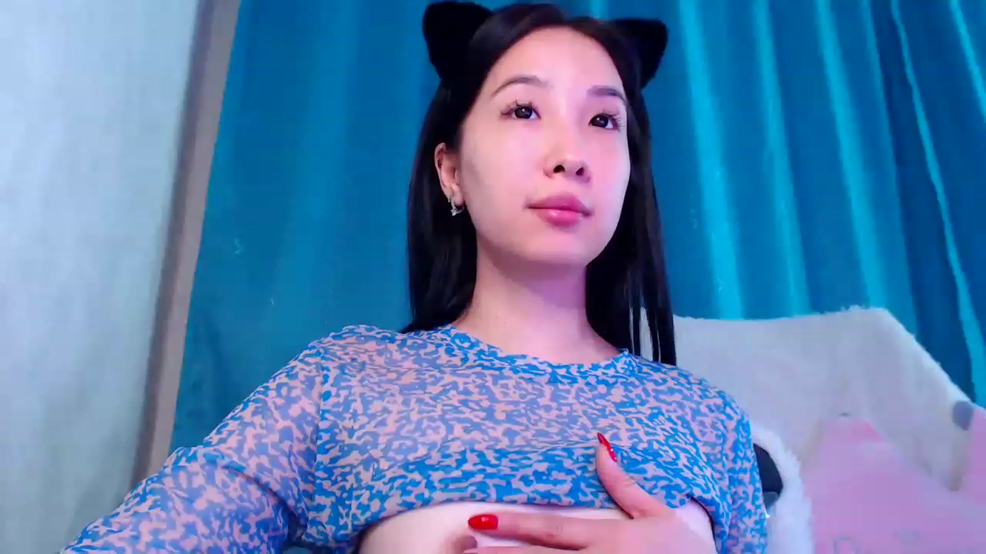 Gallery image thumbnail from ViktorrySweet's myfreecams stream on, 01/09/2023, 07:45 image 18 of 20