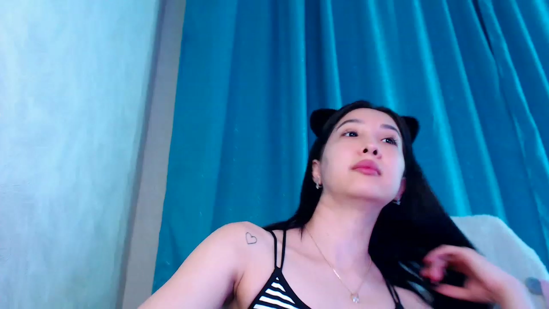 Gallery image thumbnail from ViktorrySweet's myfreecams stream on, 01/10/2023, 13:21 image 16 of 20