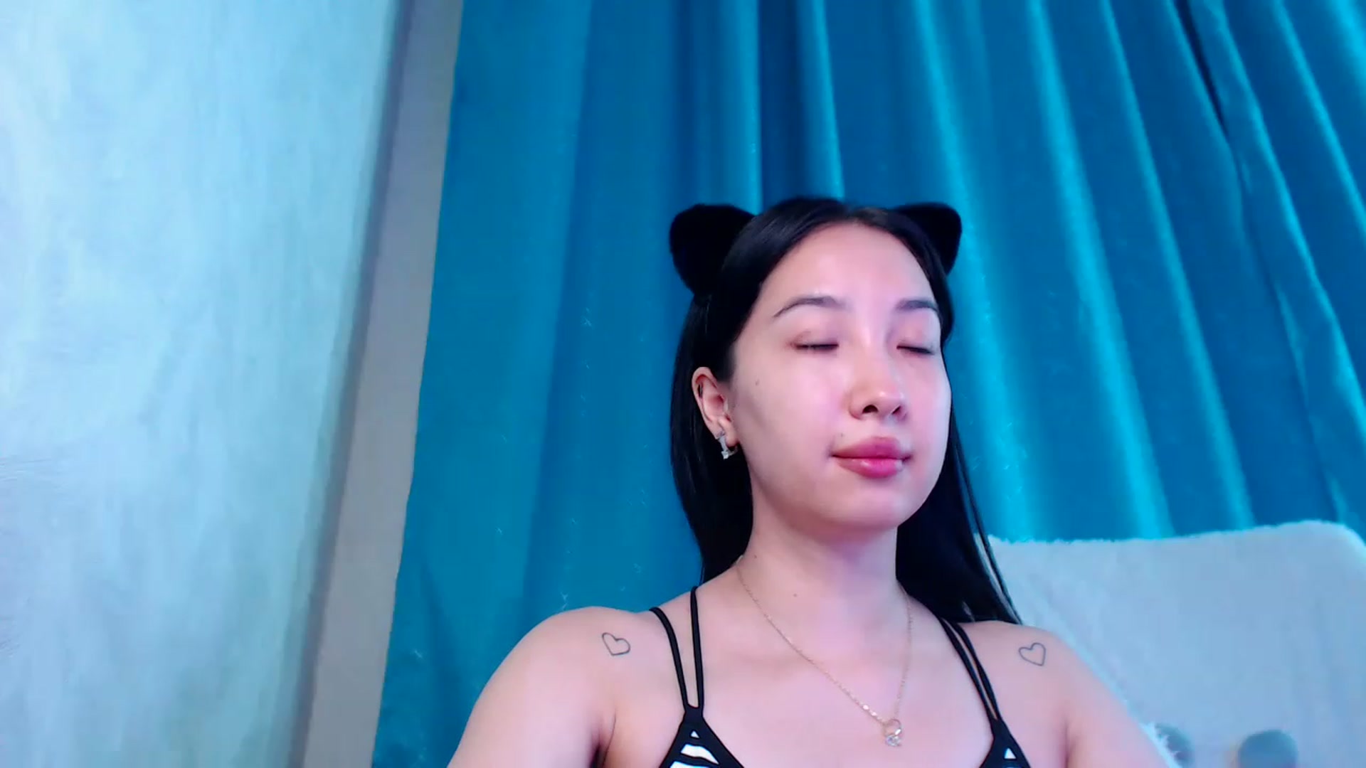 Gallery image thumbnail from ViktorrySweet's myfreecams stream on, 01/10/2023, 13:21 image 9 of 20