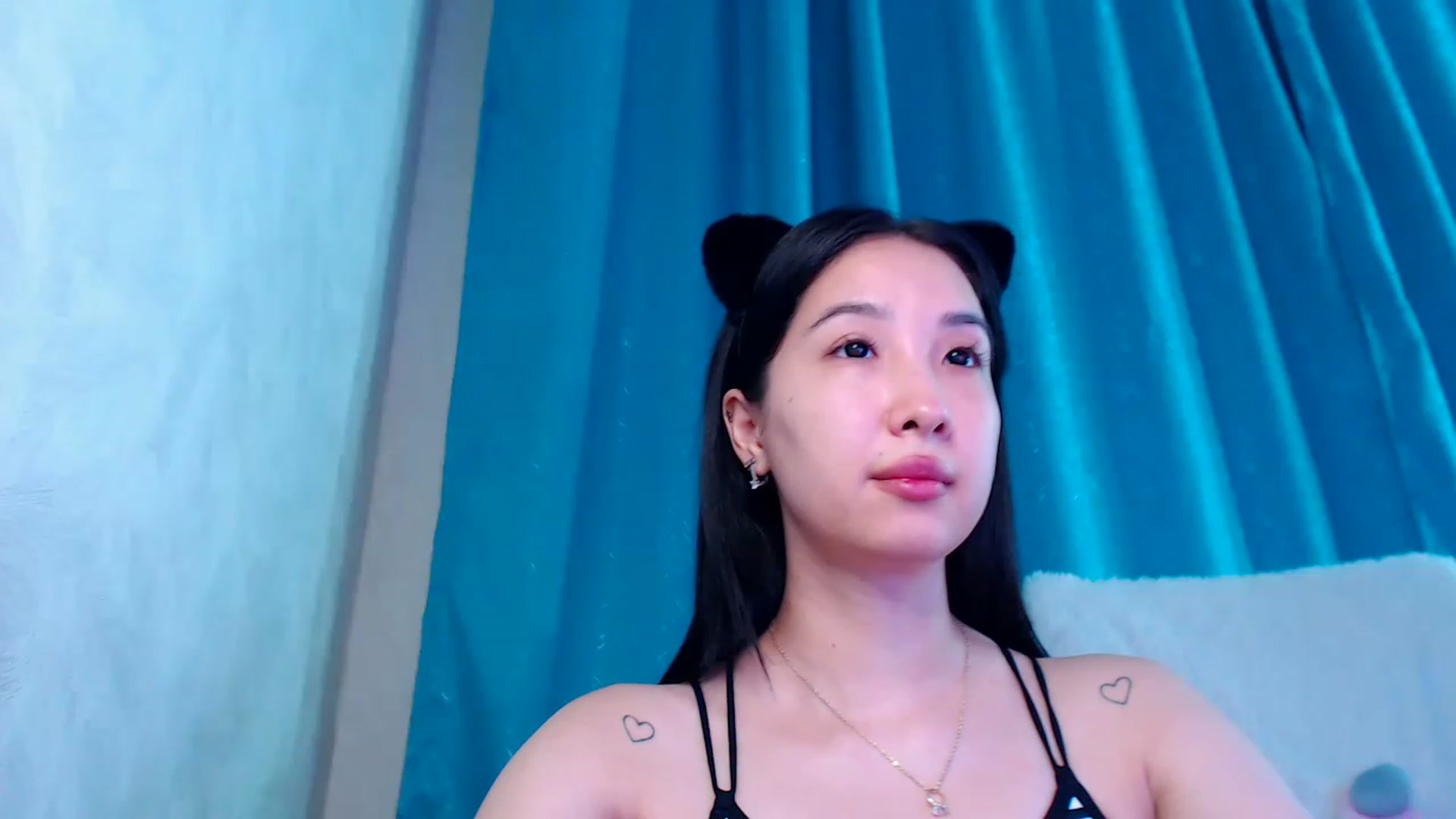 Gallery image thumbnail from ViktorrySweet's myfreecams stream on, 01/10/2023, 13:21 image 18 of 20
