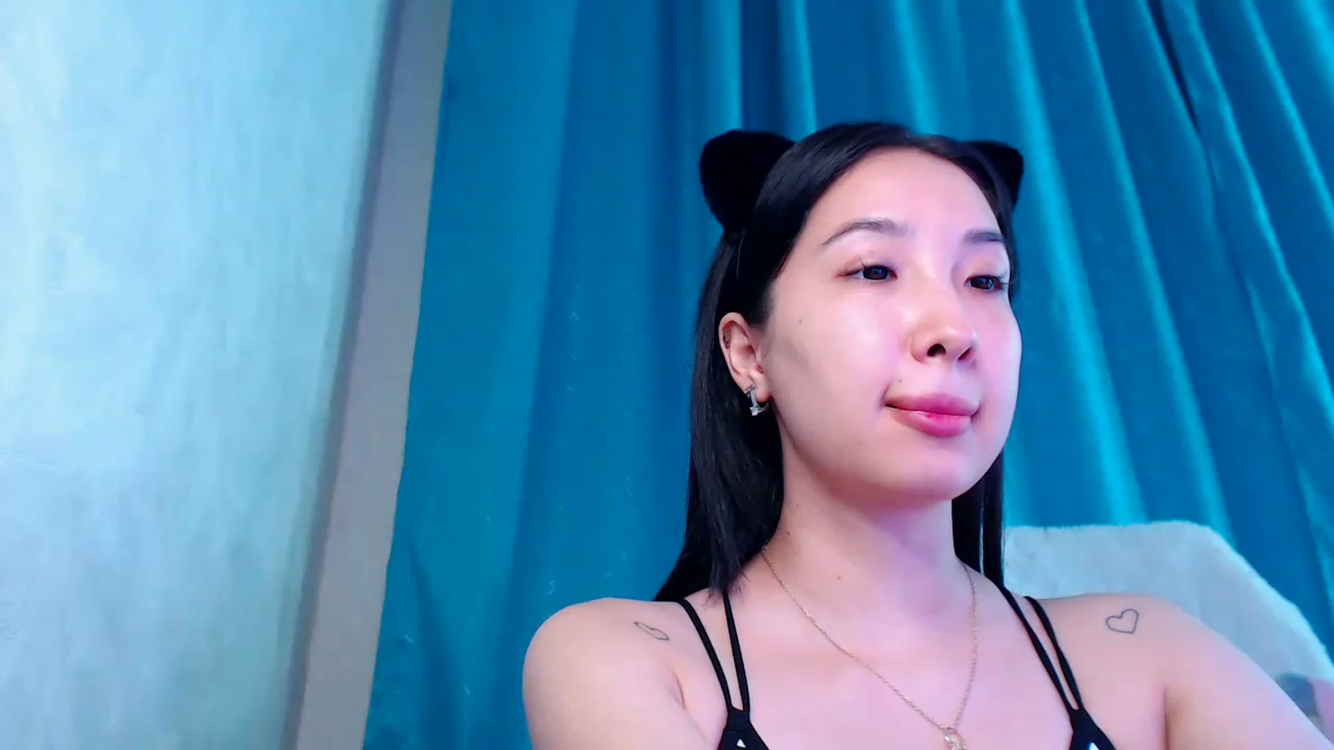 Gallery image thumbnail from ViktorrySweet's myfreecams stream on, 01/10/2023, 13:21 image 17 of 20