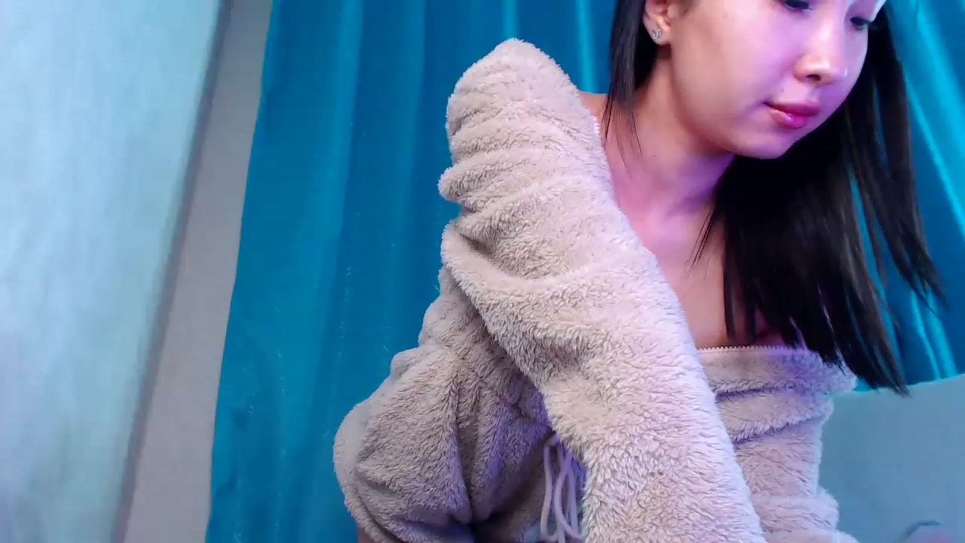 Gallery image thumbnail from ViktorrySweet's myfreecams stream on, 01/15/2023, 14:49 image 19 of 20