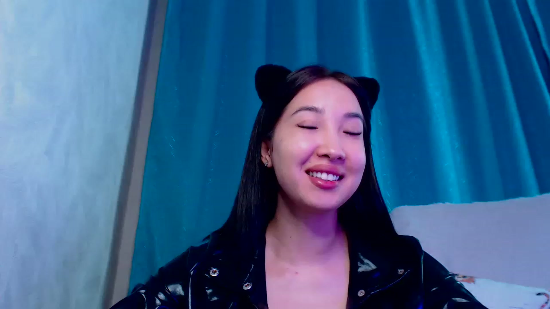 Gallery image thumbnail from ViktorrySweet's myfreecams stream on, 02/05/2023, 17:58 image 13 of 20