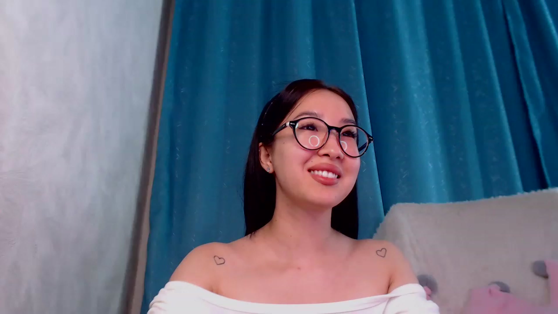 Gallery image thumbnail from ViktorrySweet's myfreecams stream on, 02/15/2023, 13:11 image 19 of 20