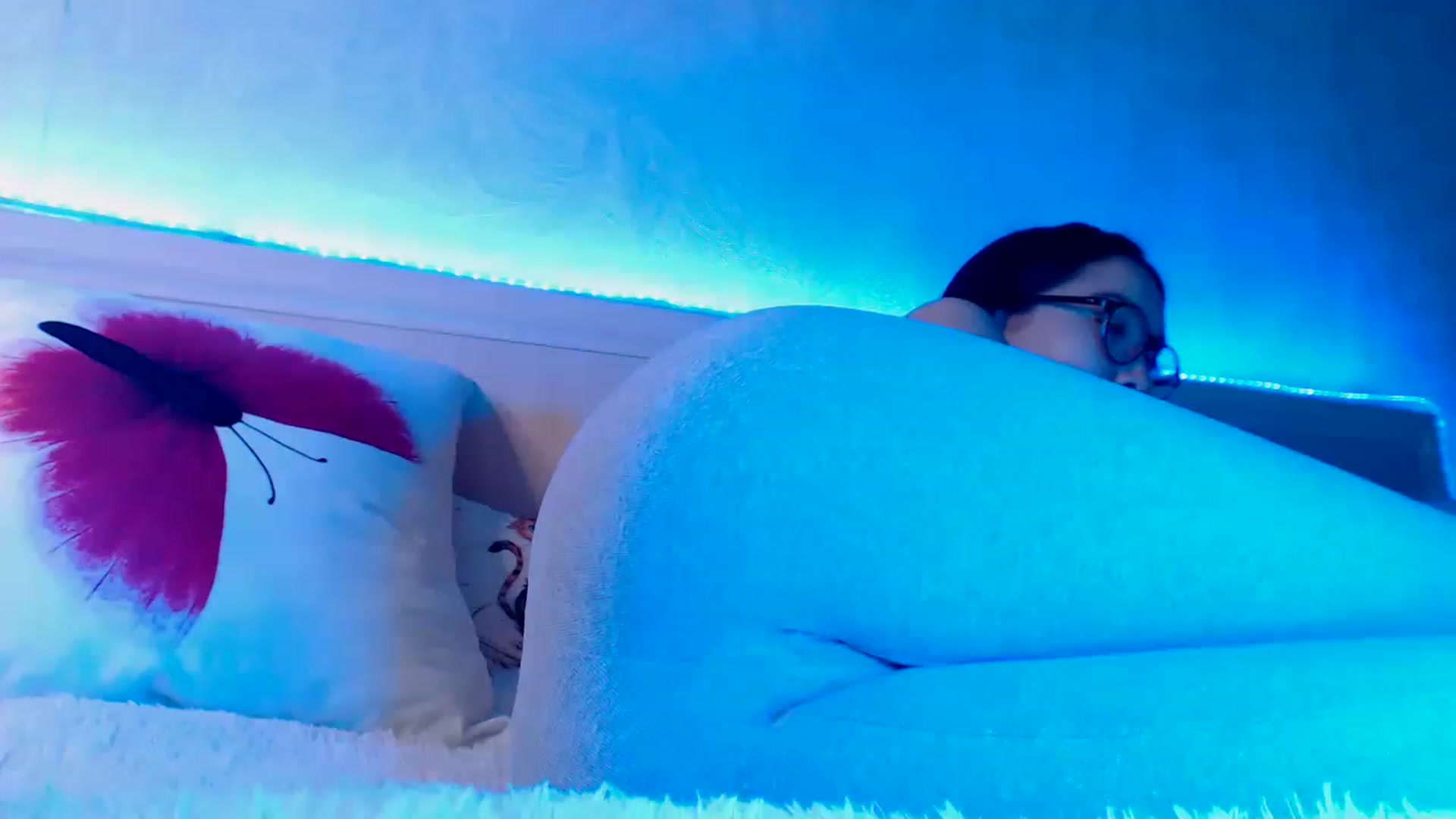Gallery image thumbnail from ViktorrySweet's myfreecams stream on, 02/20/2023, 11:30 image 19 of 20
