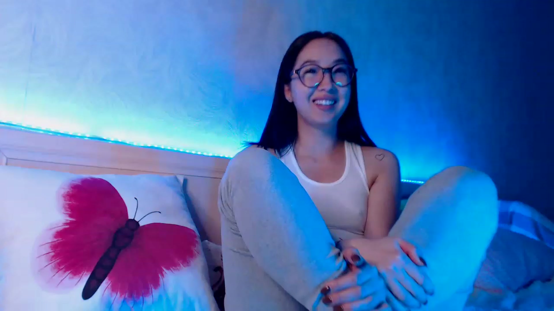 Gallery image thumbnail from ViktorrySweet's myfreecams stream on, 02/20/2023, 13:34 image 16 of 20