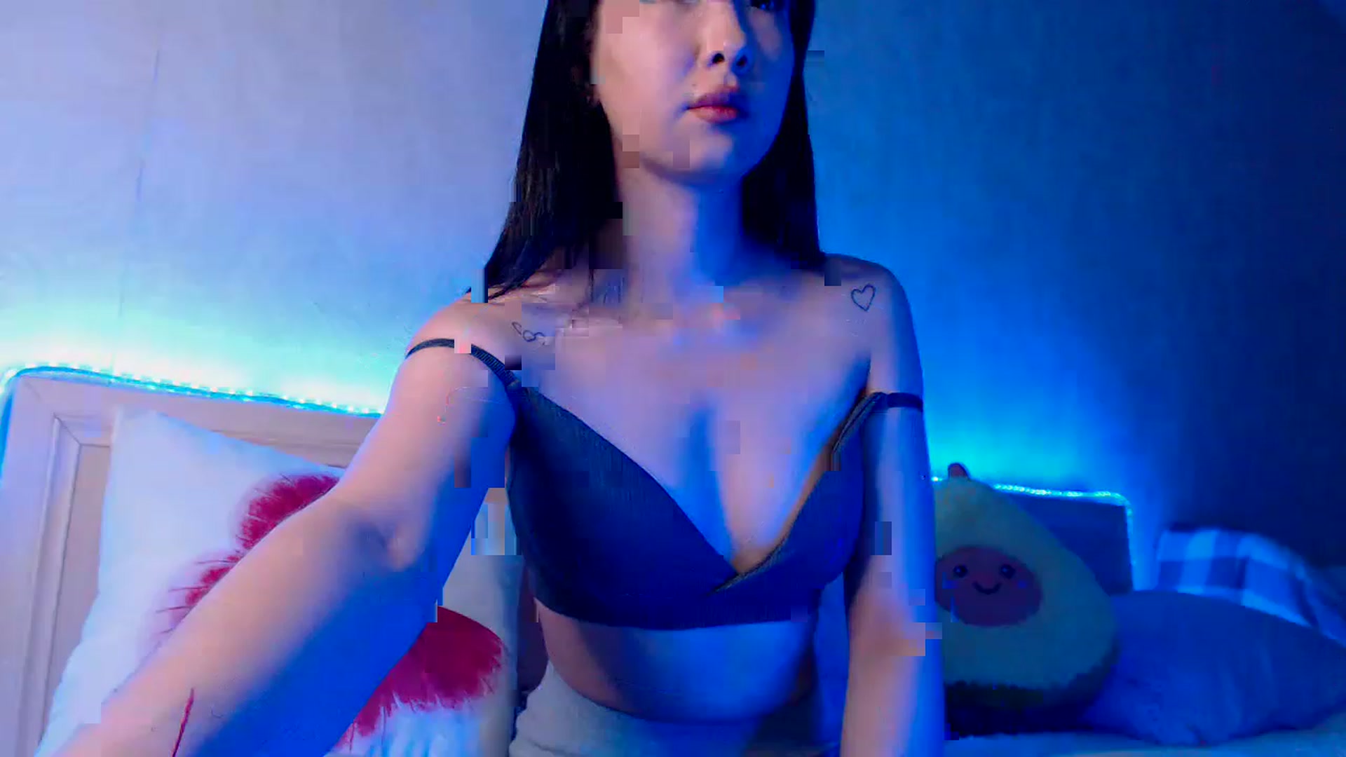 Gallery image thumbnail from ViktorrySweet's myfreecams stream on, 02/22/2023, 10:43 image 18 of 20