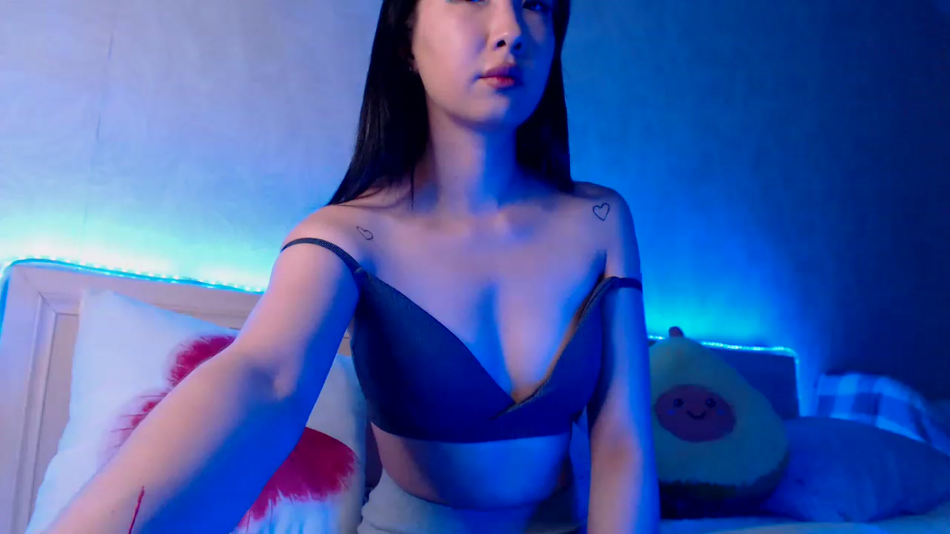 Gallery image thumbnail from ViktorrySweet's myfreecams stream on, 02/22/2023, 10:43 image 17 of 20