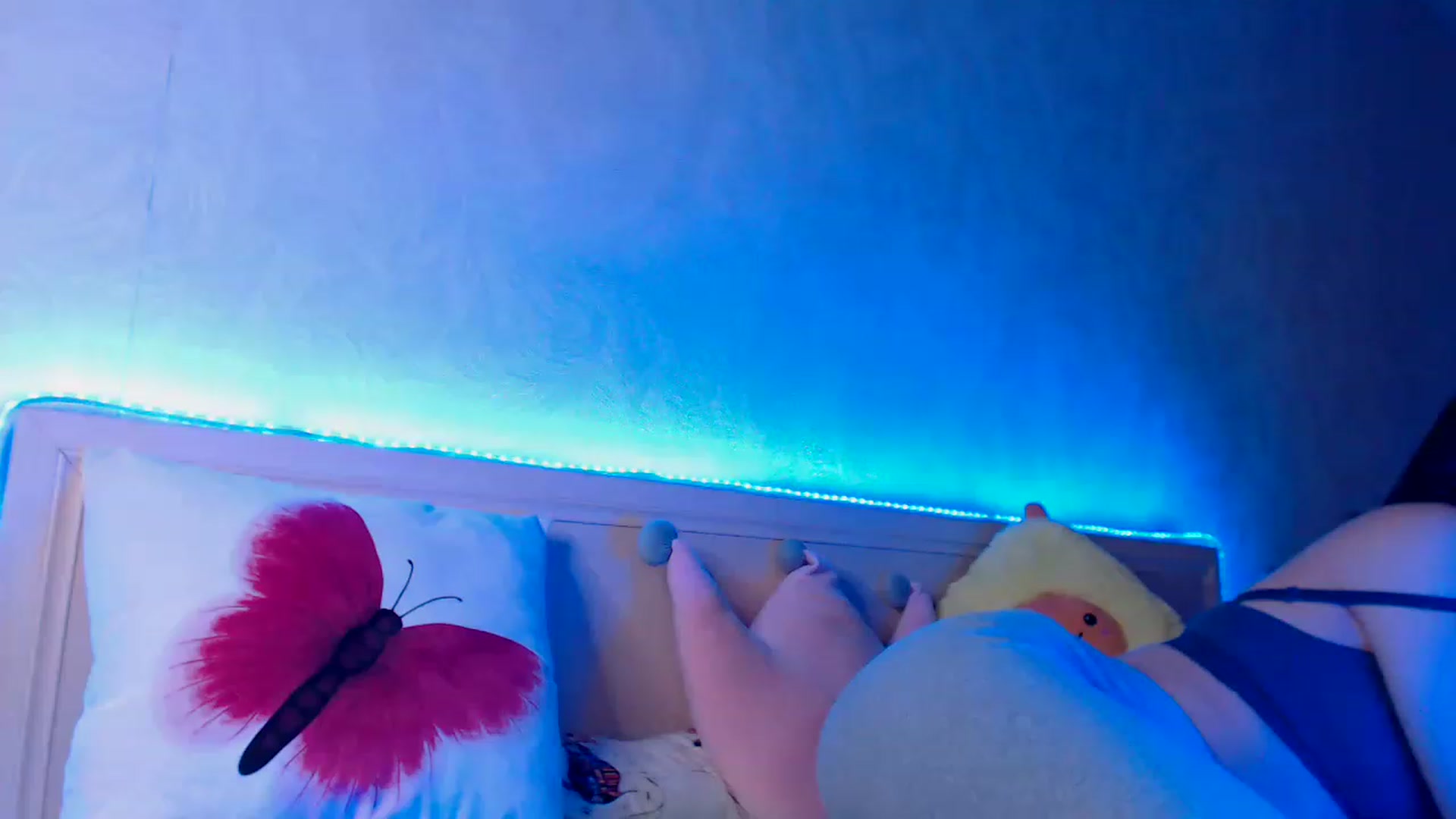 Gallery image thumbnail from ViktorrySweet's myfreecams stream on, 02/22/2023, 10:43 image 7 of 20