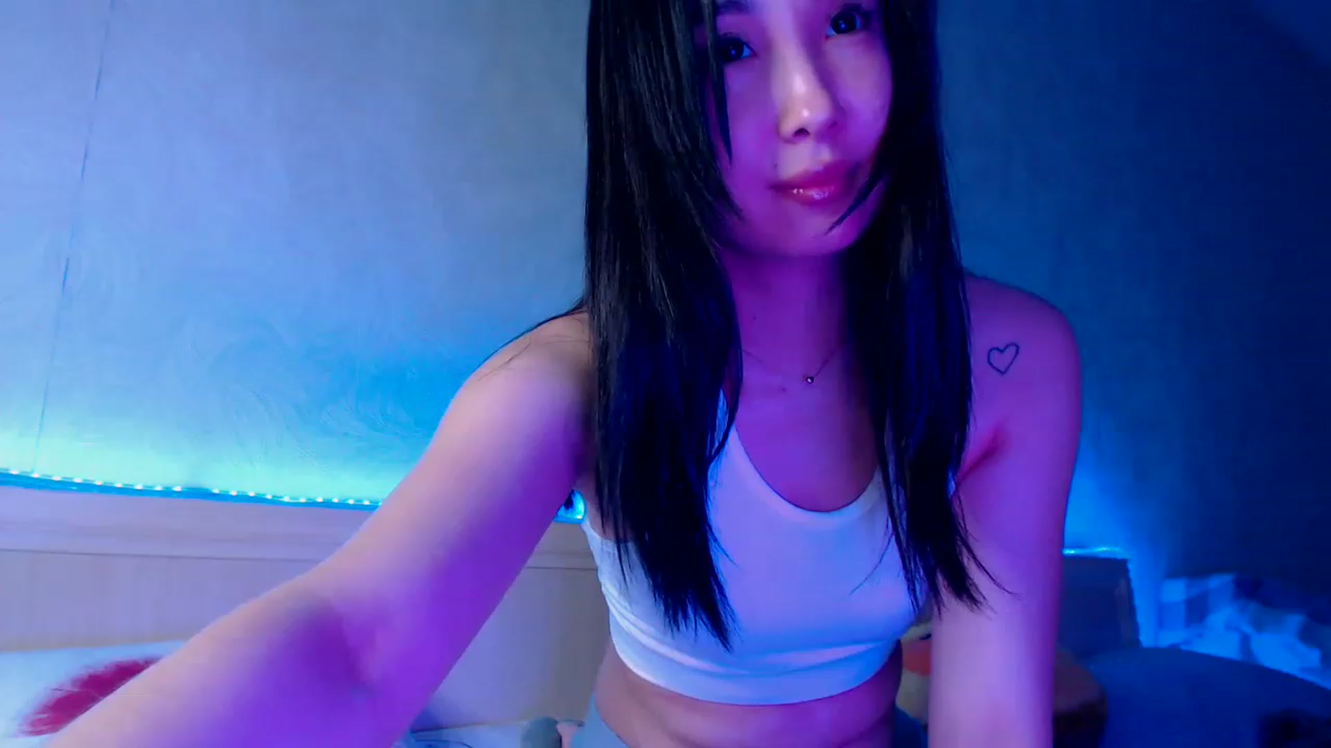 Gallery image thumbnail from ViktorrySweet's myfreecams stream on, 03/05/2023, 11:32 image 17 of 20