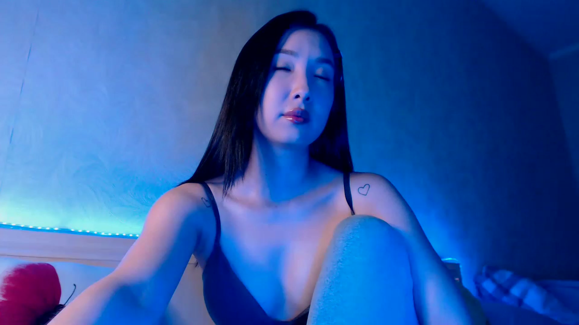 Gallery image thumbnail from ViktorrySweet's myfreecams stream on, 03/07/2023, 13:10 image 1 of 20