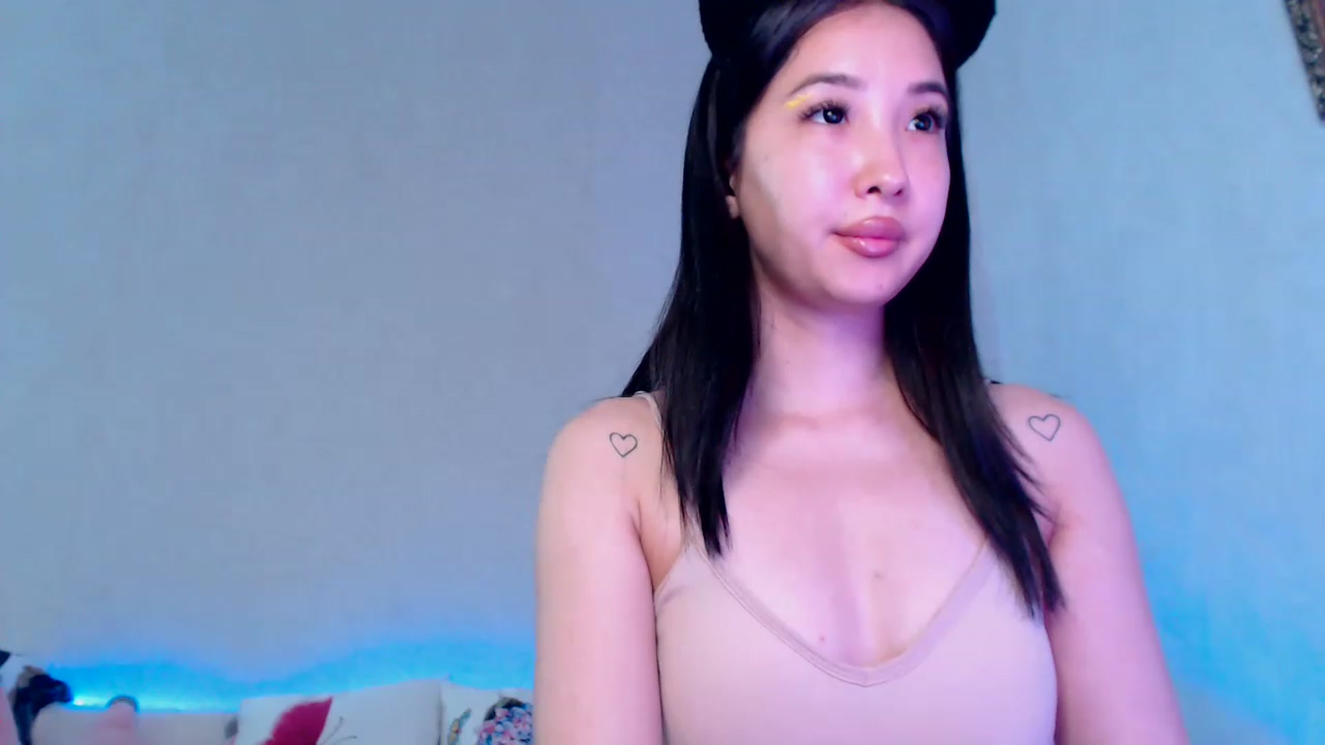 Gallery image thumbnail from ViktorrySweet's myfreecams stream on, 03/26/2023, 13:16 image 3 of 20