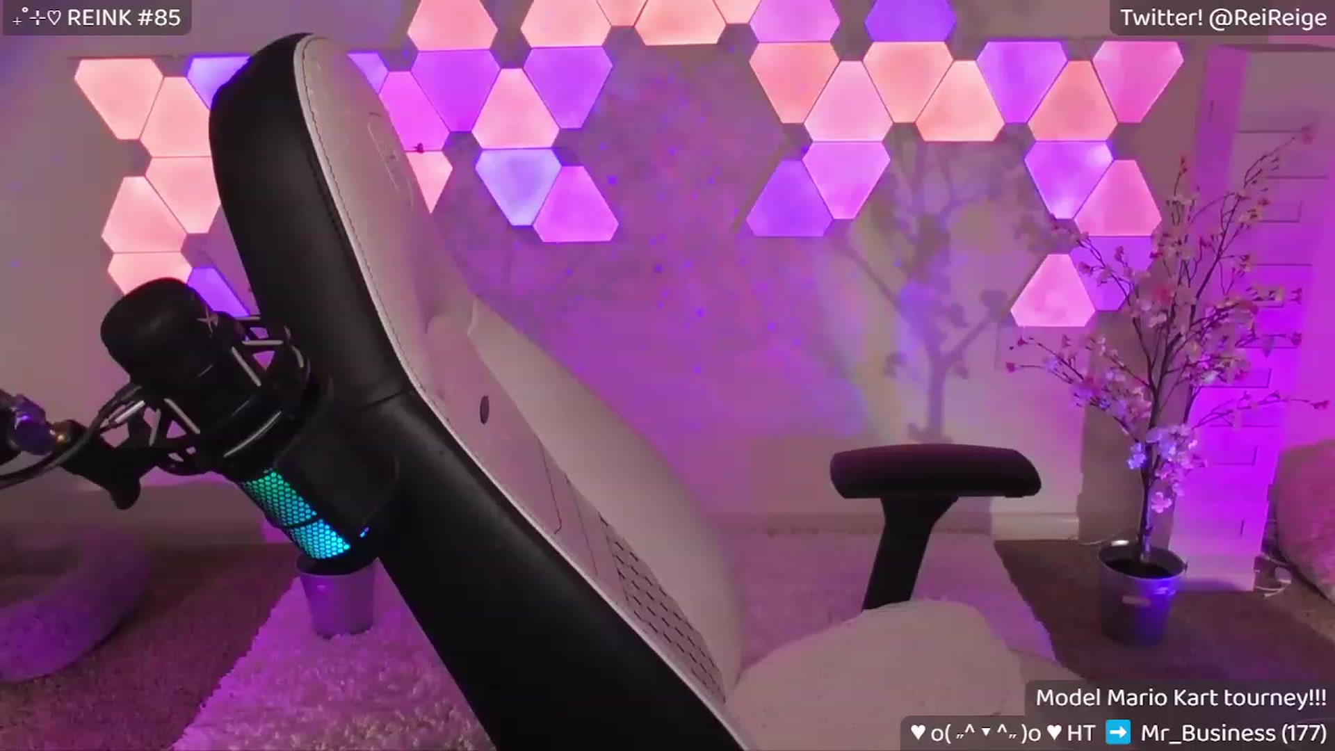 Gallery image thumbnail from Villager's myfreecams stream on, 09/30/2023, 03:56 image 18 of 20