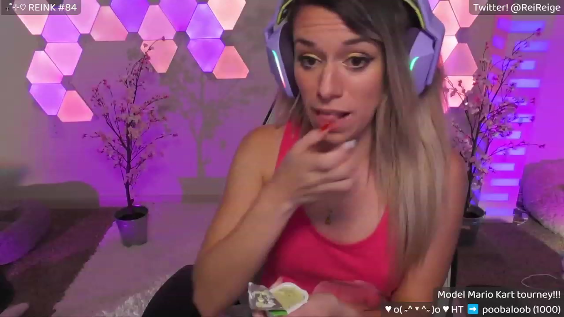 Gallery image thumbnail from Villager's myfreecams stream on, 09/30/2023, 10:38 image 12 of 20