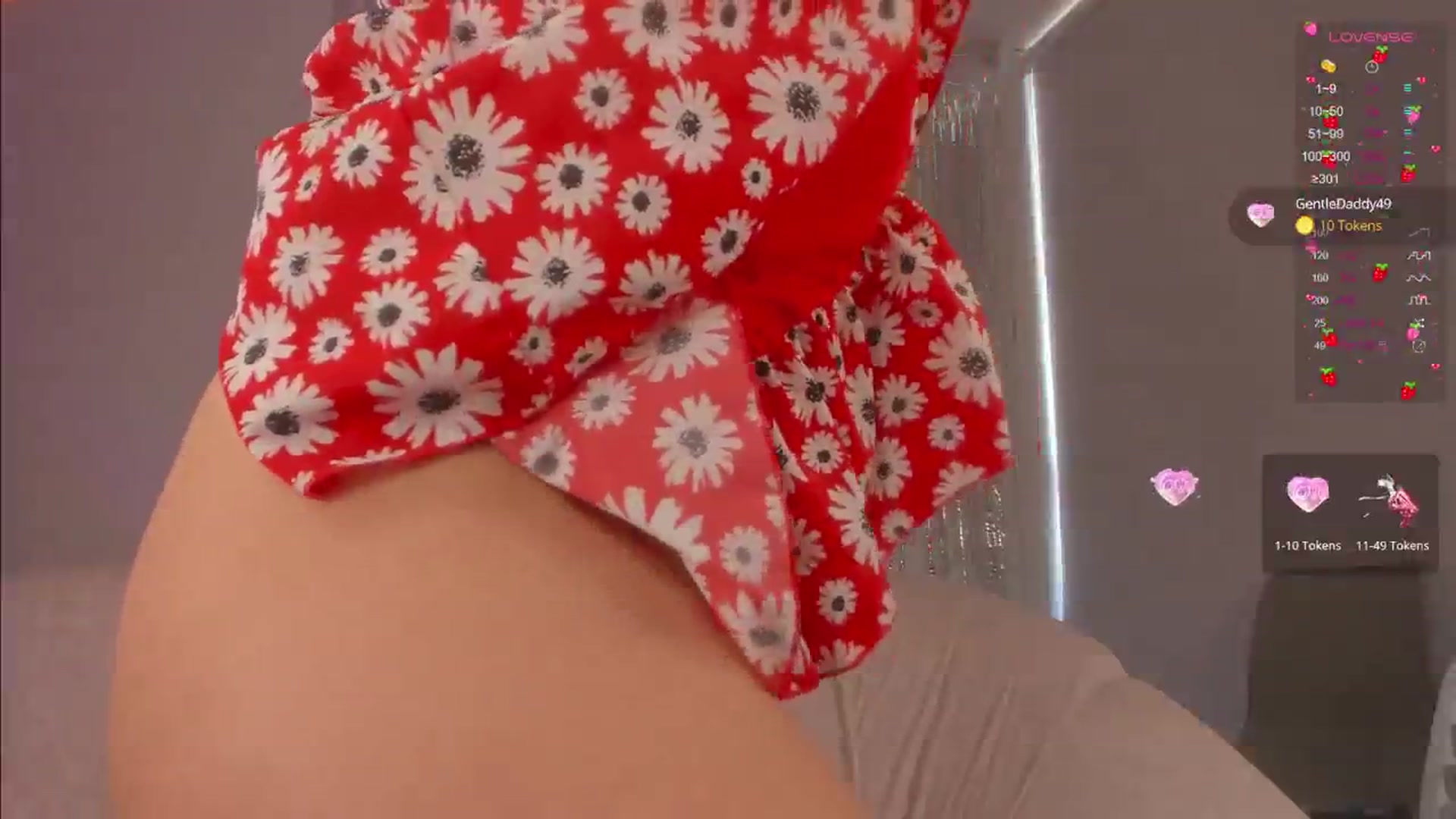 Gallery image thumbnail from Vilu_here's myfreecams stream on, 03/08/2024, 14:23 image 2 of 20