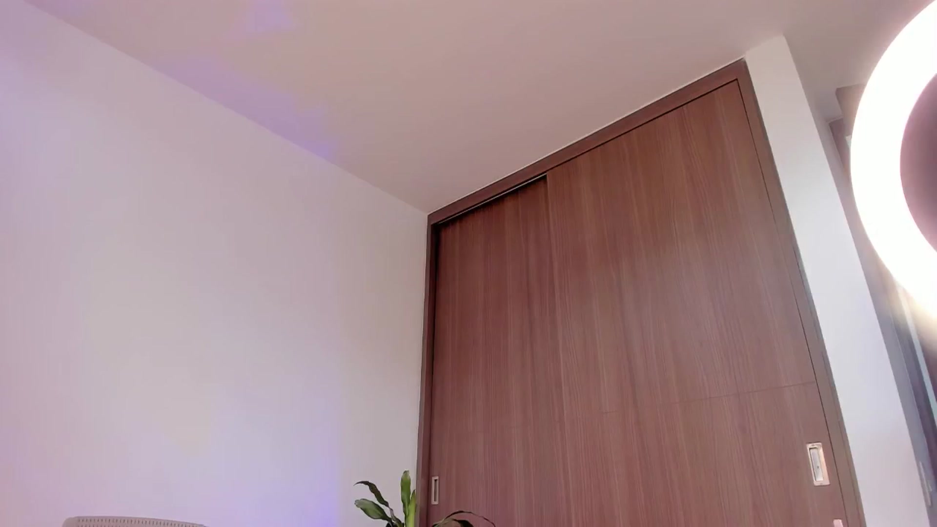 Gallery image thumbnail from Vilu_here's myfreecams stream on, 06/06/2024, 18:52 image 16 of 20