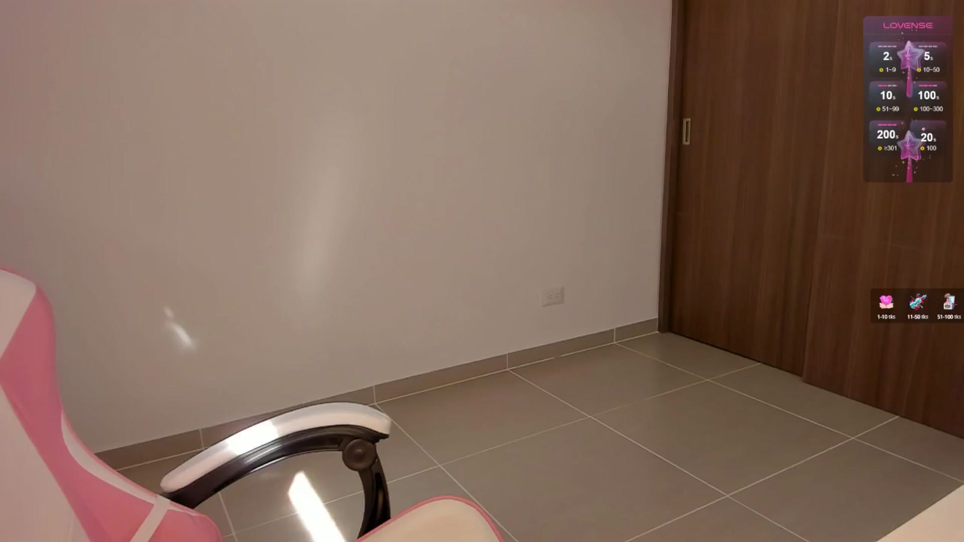 Gallery image thumbnail from Vilu_here's myfreecams stream on, 07/20/2024, 14:53 image 4 of 20