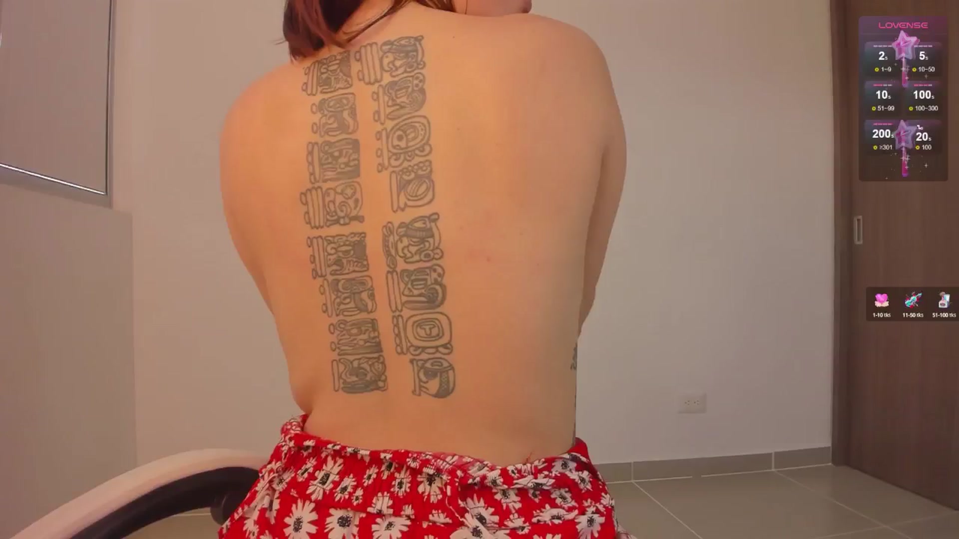 Gallery image thumbnail from Vilu_here's myfreecams stream on, 07/20/2024, 16:40 image 8 of 20