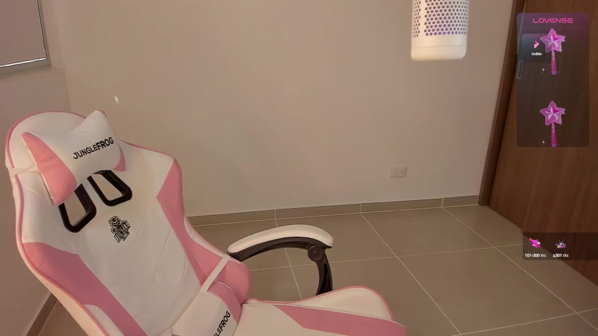 Gallery image thumbnail from Vilu_here's myfreecams stream on, 07/21/2024, 15:12 image 16 of 20
