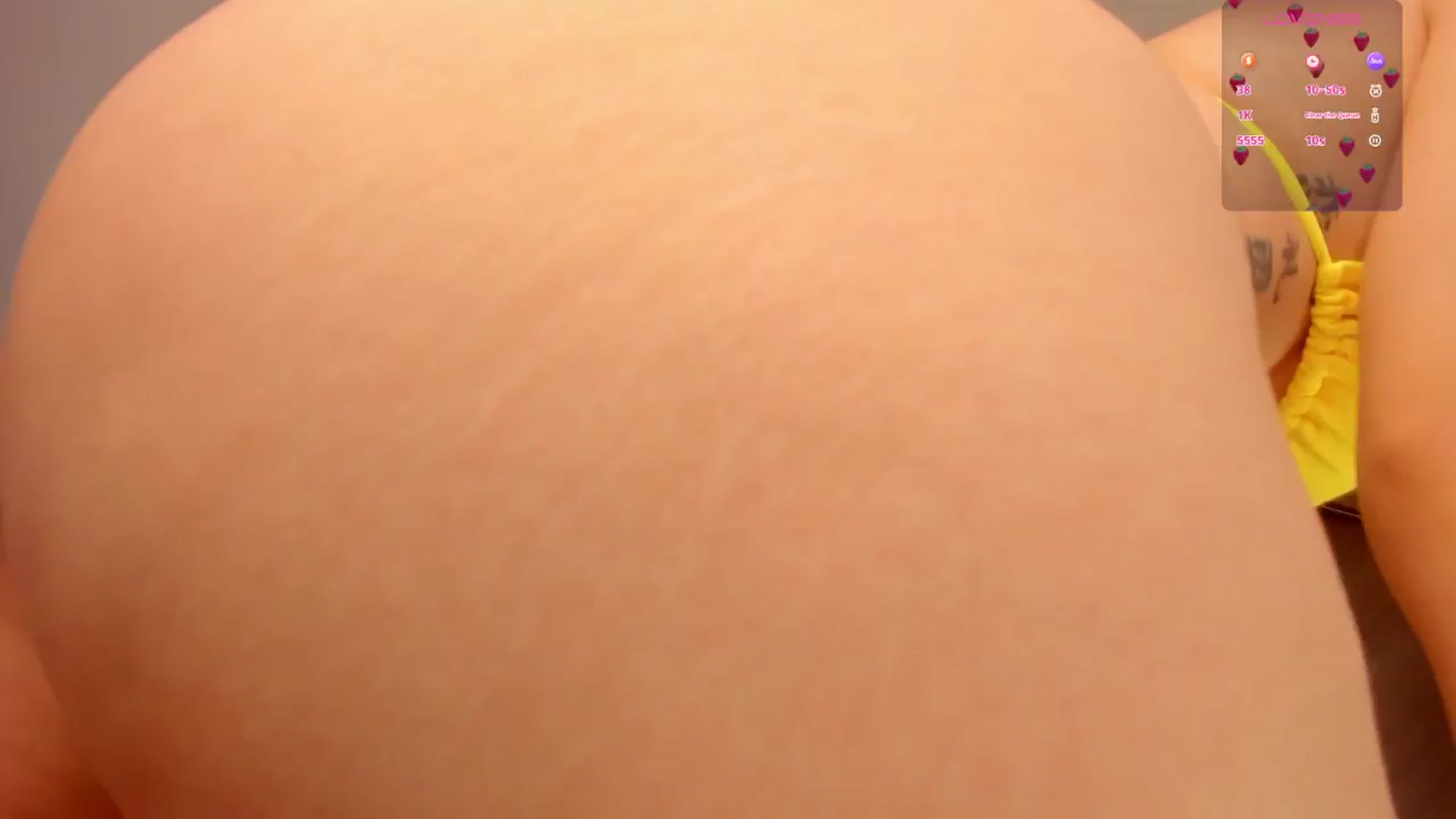 Gallery image thumbnail from Vilu_here's myfreecams stream on, 08/27/2024, 19:37 image 8 of 20