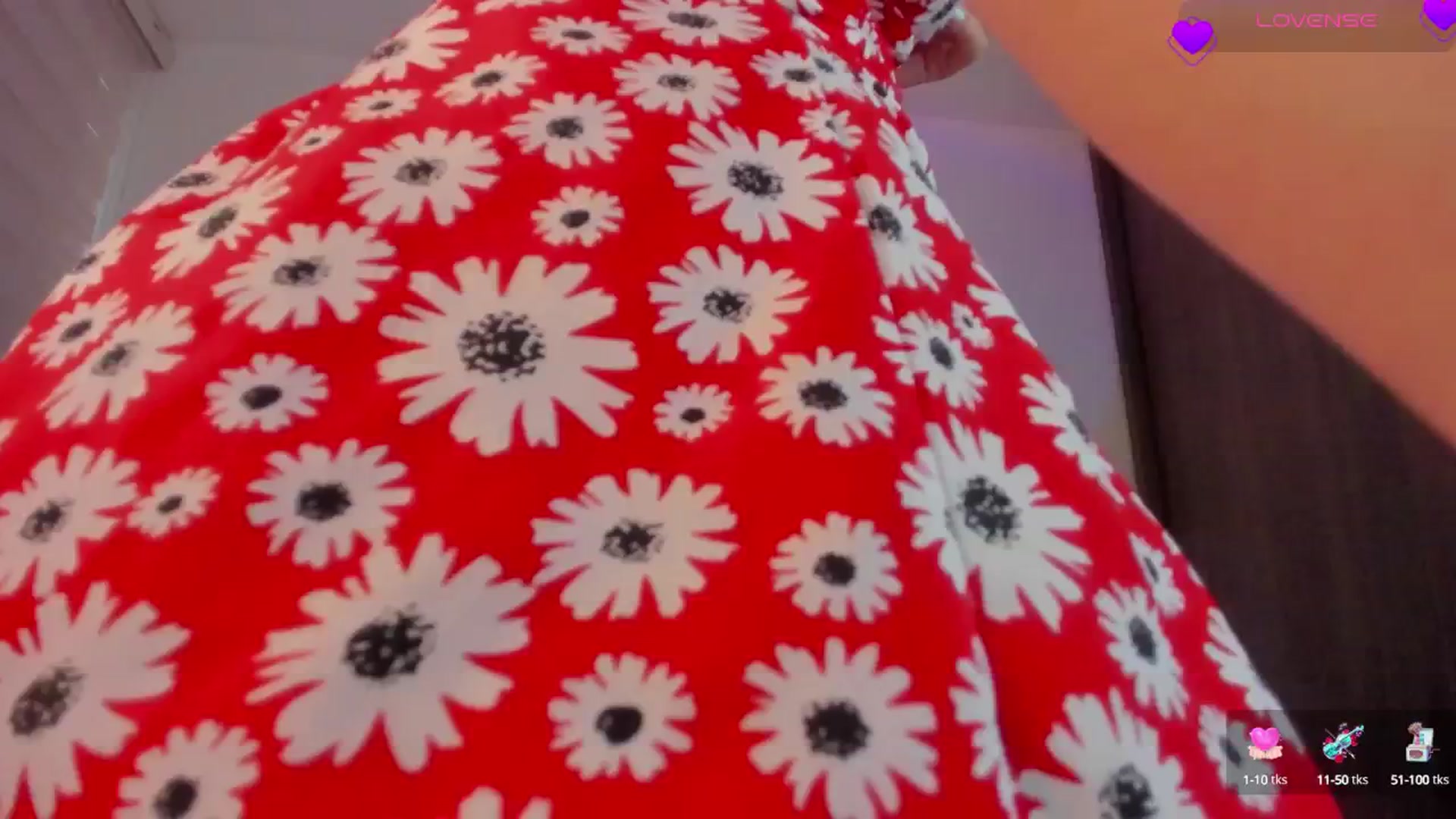 Gallery image thumbnail from Vilu_here's myfreecams stream on, 12/18/2024, 21:03 image 10 of 20