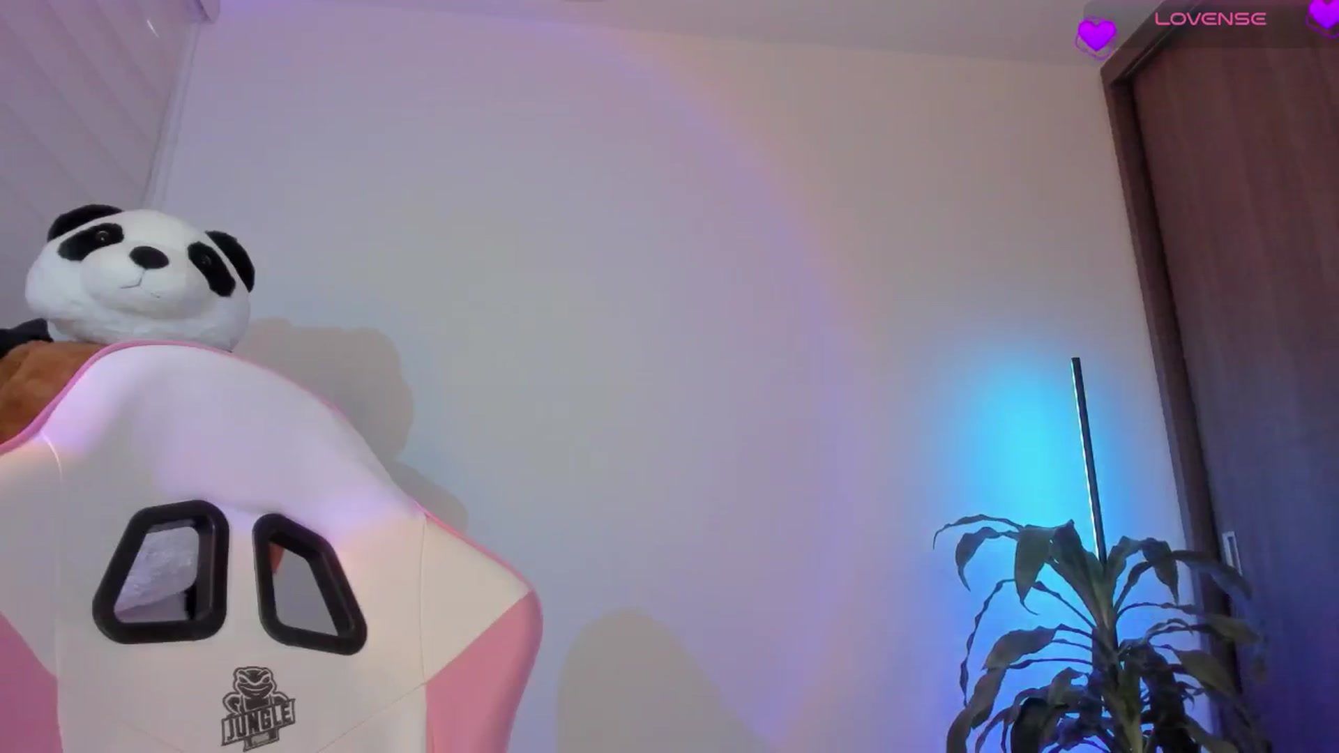 Gallery image thumbnail from Vilu_here's myfreecams stream on, 12/29/2024, 18:48 image 9 of 20
