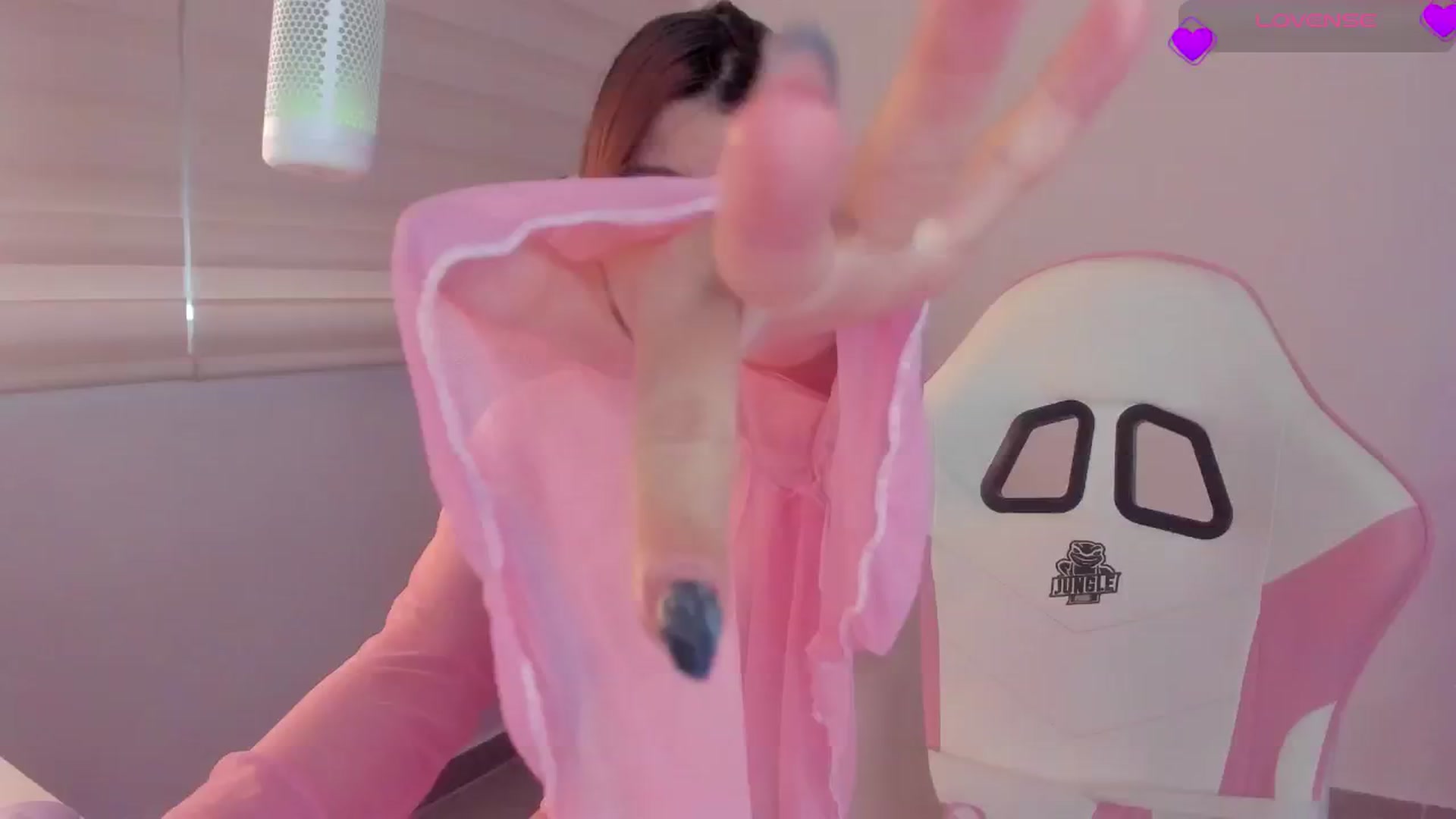 Gallery image thumbnail from Vilu_here's myfreecams stream on, 12/30/2024, 19:29 image 9 of 20