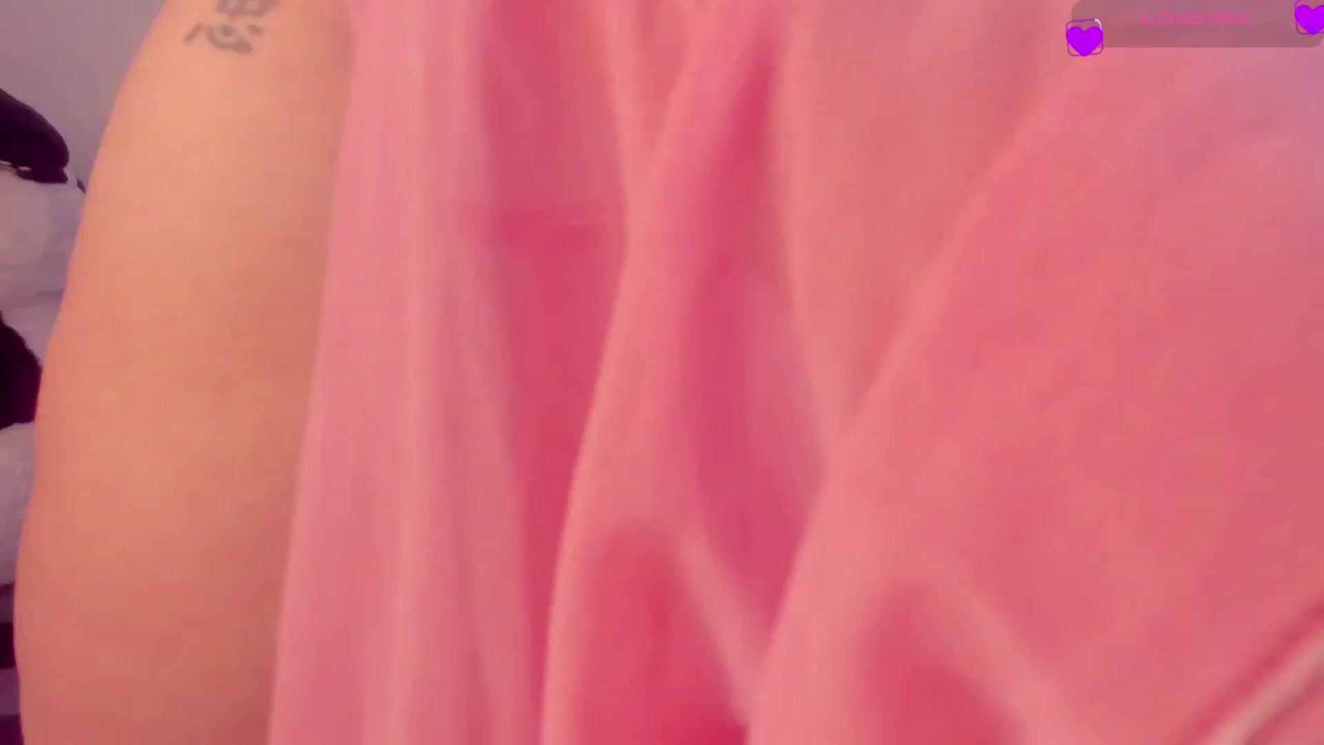 Gallery image thumbnail from Vilu_here's myfreecams stream on, 12/30/2024, 19:29 image 4 of 20