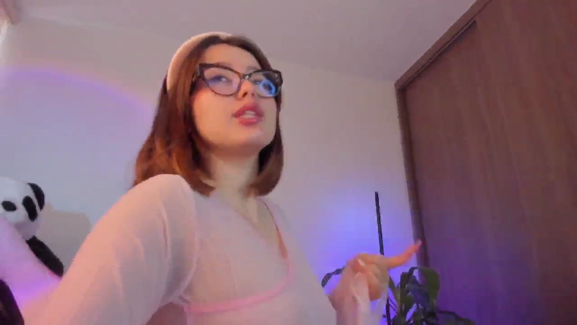 Gallery image thumbnail from Vilu_here's myfreecams stream on, 02/15/2025, 16:01 image 17 of 20