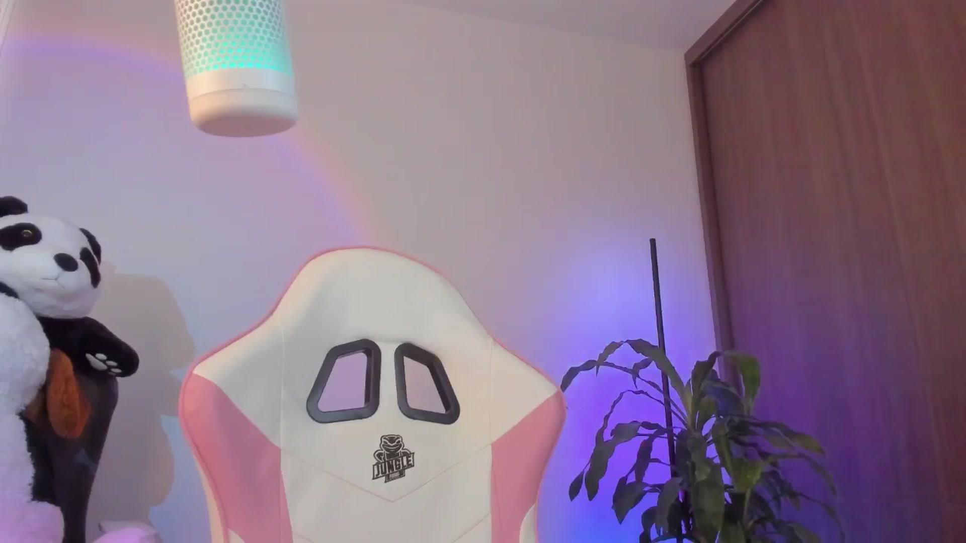 Gallery image thumbnail from Vilu_here's myfreecams stream on, 02/15/2025, 16:55 image 17 of 20
