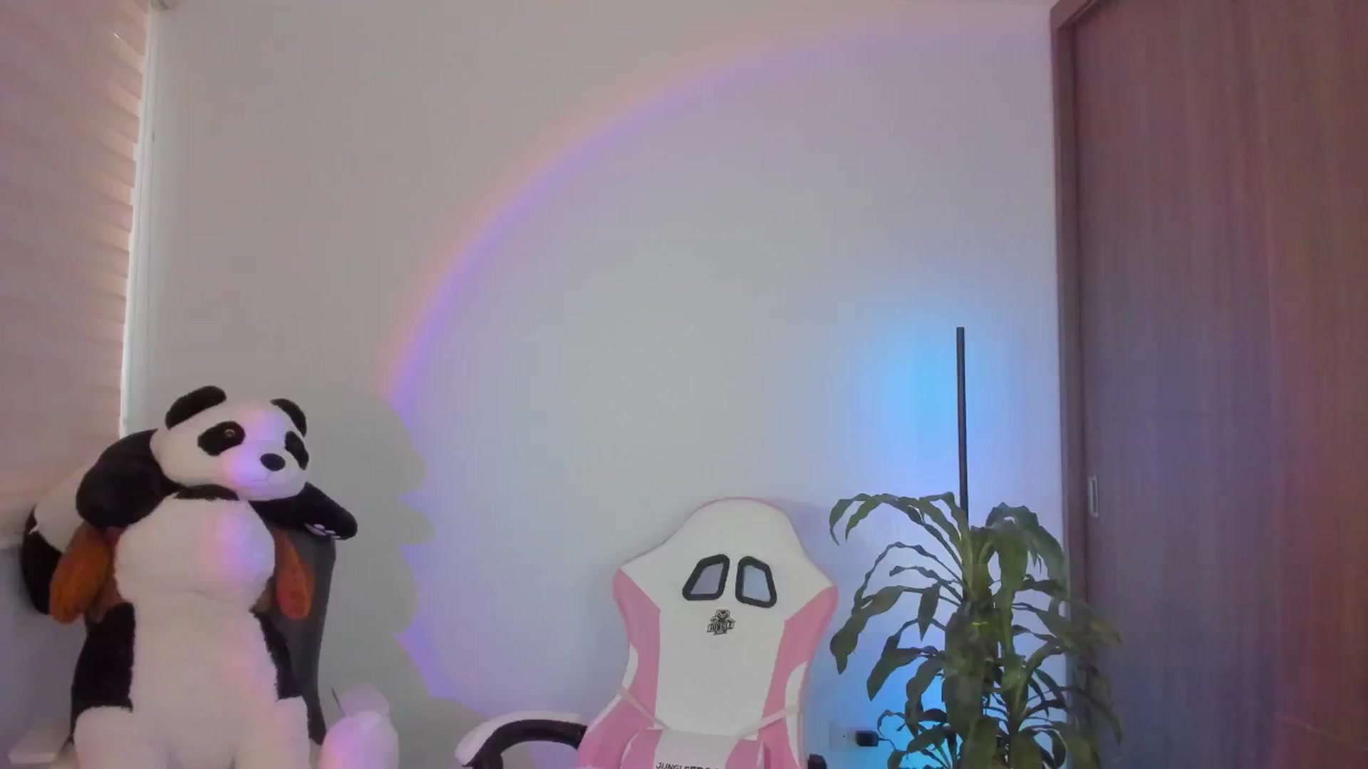 Gallery image thumbnail from Vilu_here's myfreecams stream on, 02/15/2025, 20:12 image 14 of 20
