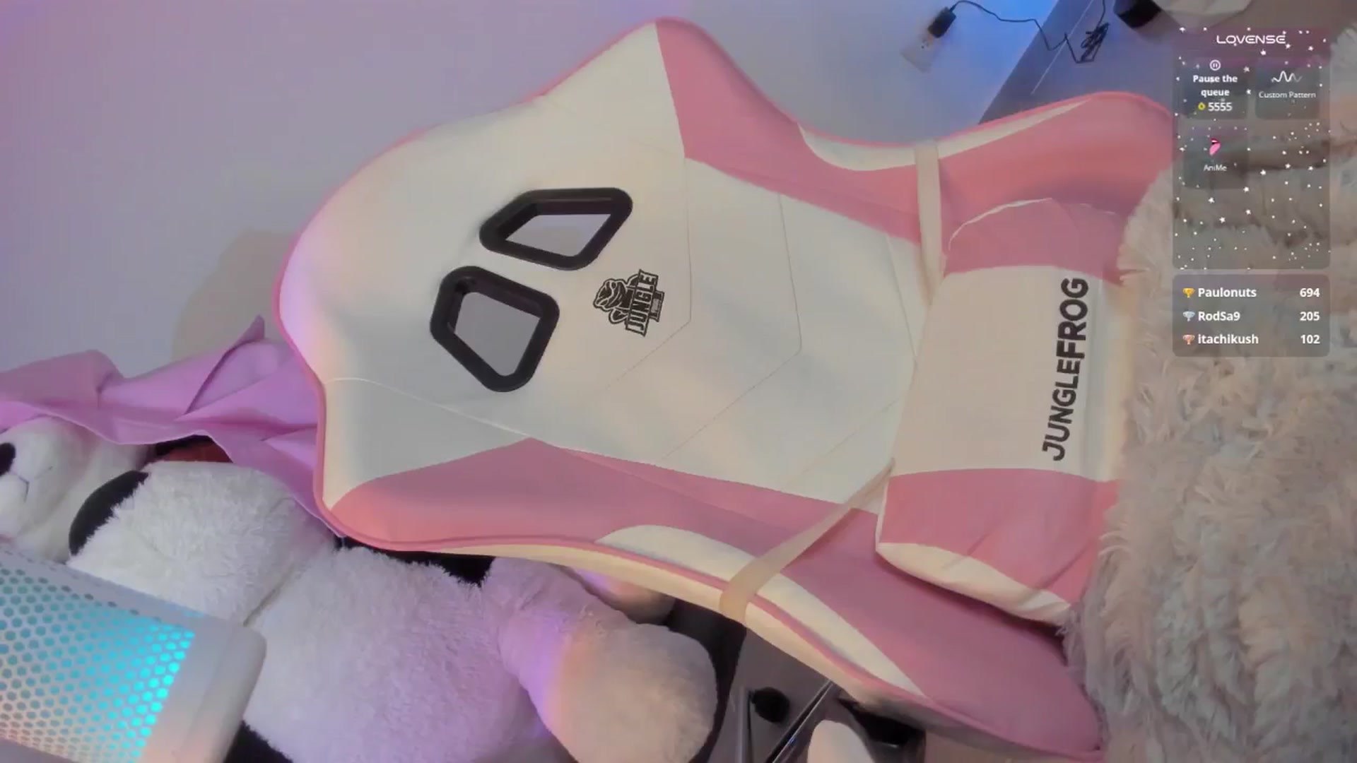 Gallery image thumbnail from Vilu_here's myfreecams stream on, 02/17/2025, 19:02 image 15 of 20
