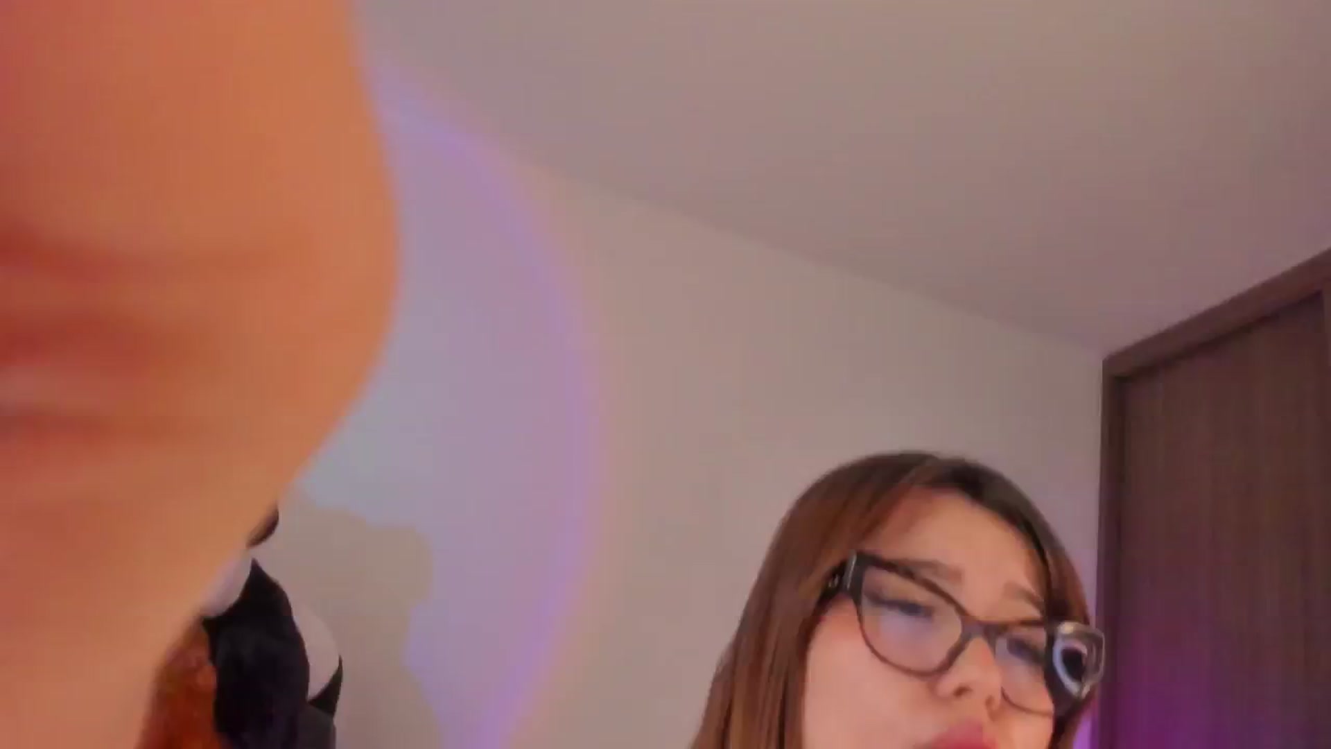 Gallery image thumbnail from Vilu_here's myfreecams stream on, 02/24/2025, 13:40 image 16 of 20
